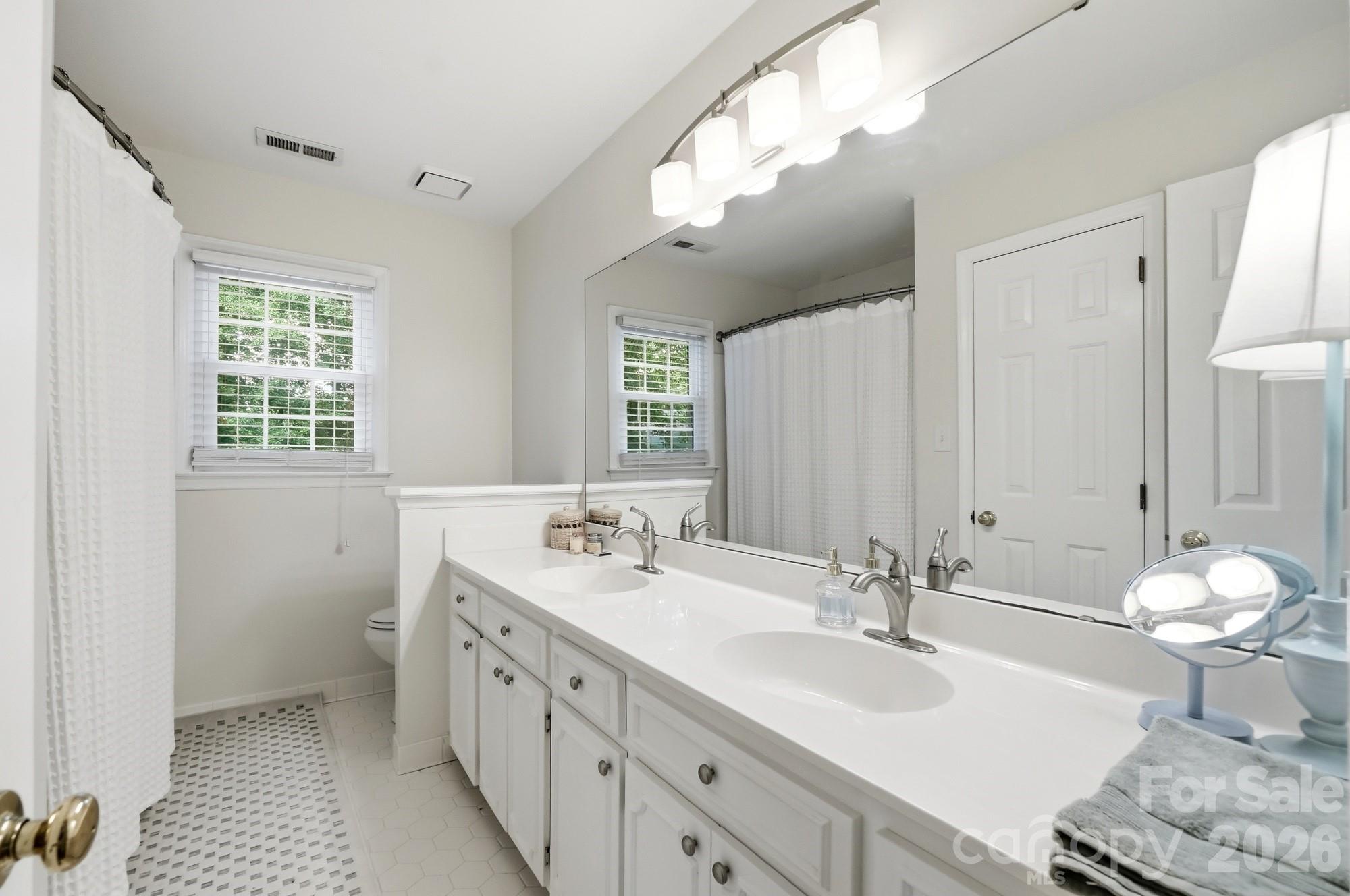 10129 Hanover Glen Road — Charlotte