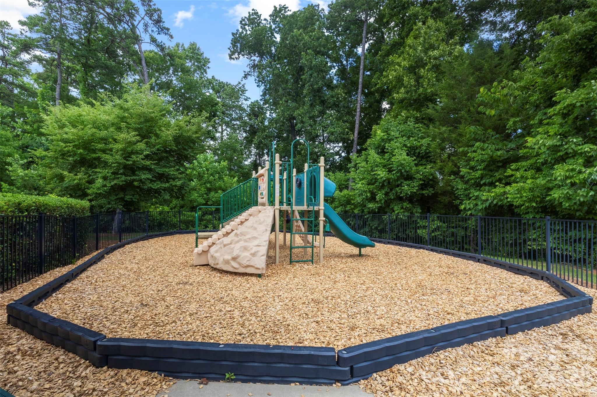 8224 Kalson Street — Huntersville