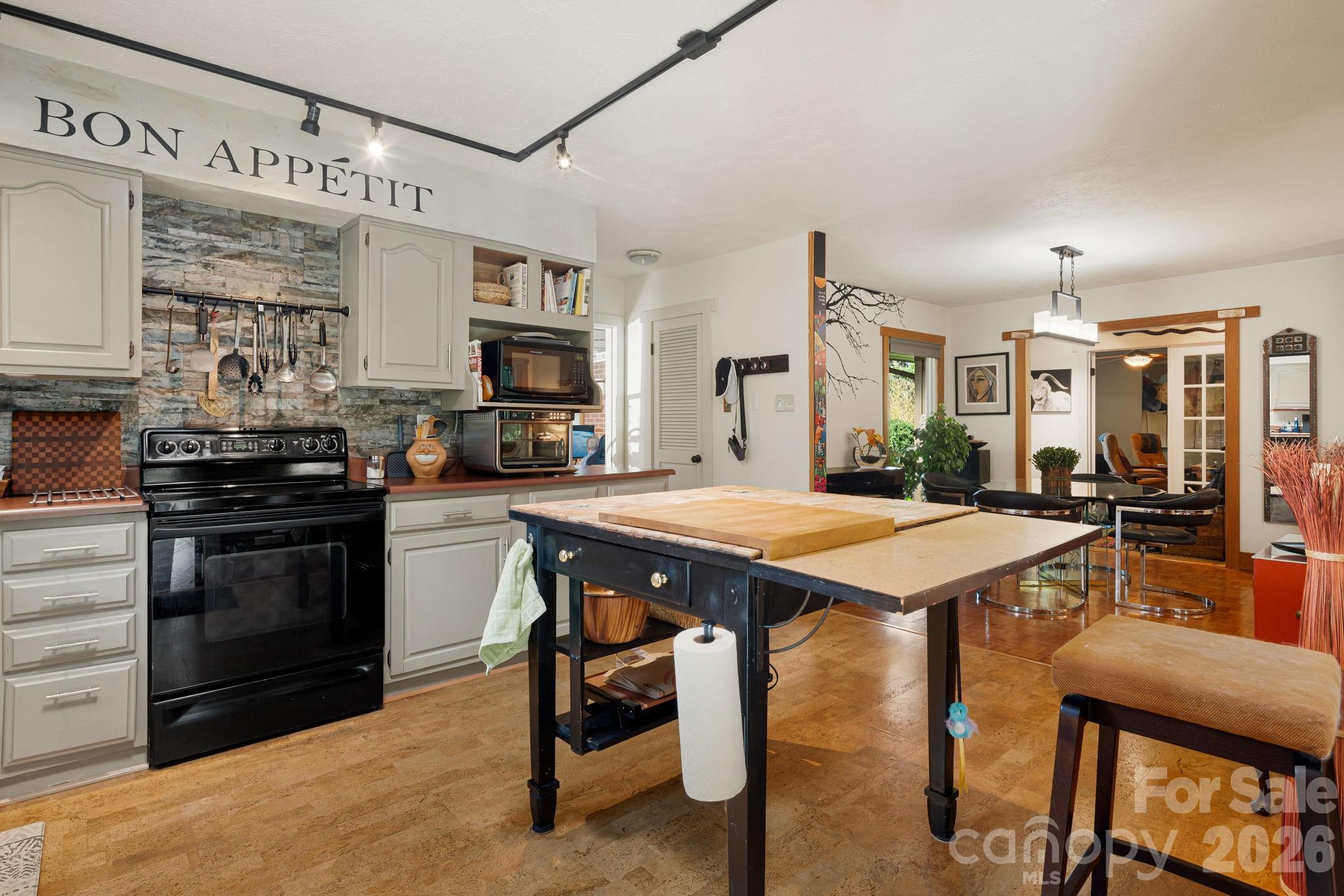 43 Chadwick Wade Drive — Asheville