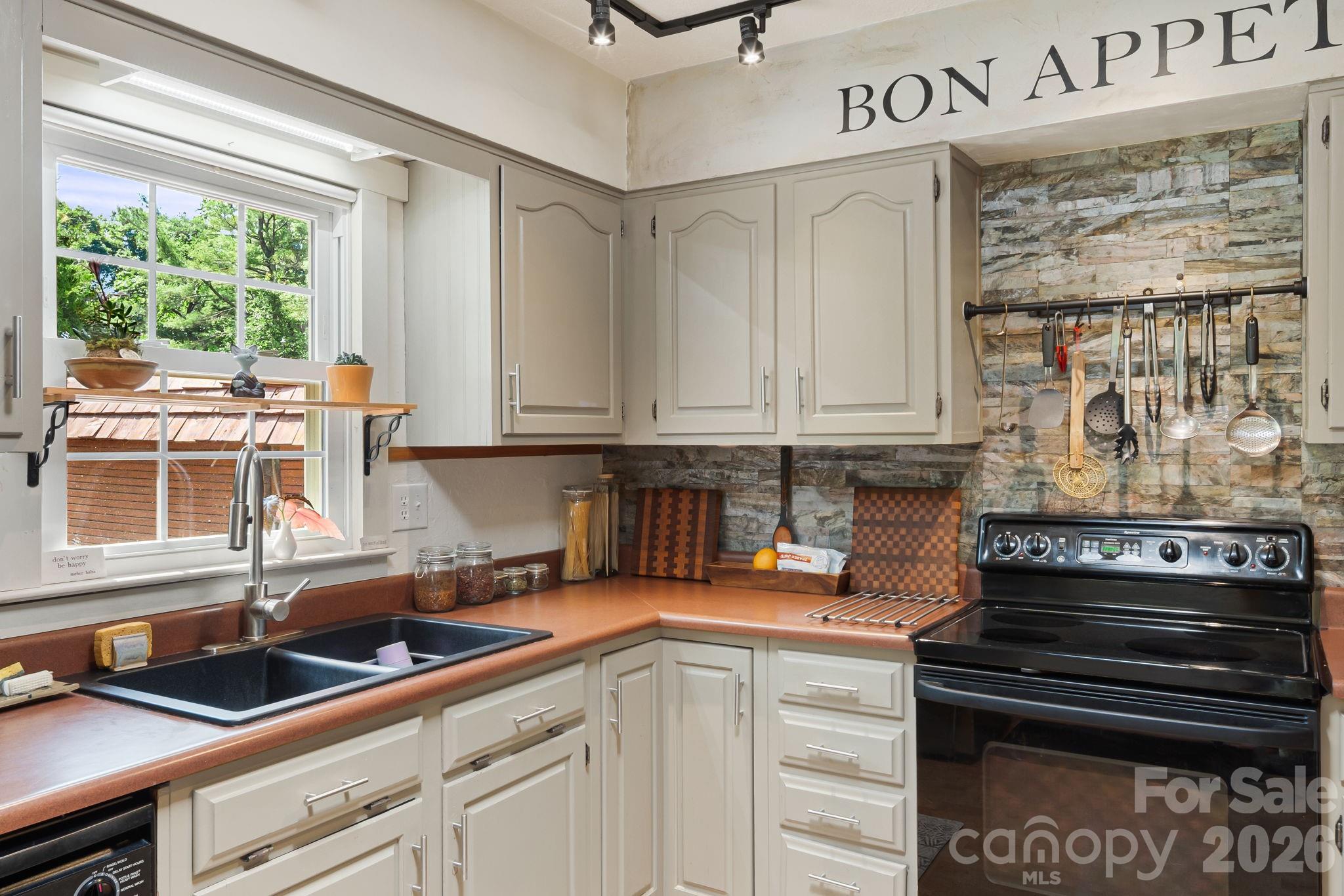 43 Chadwick Wade Drive — Asheville