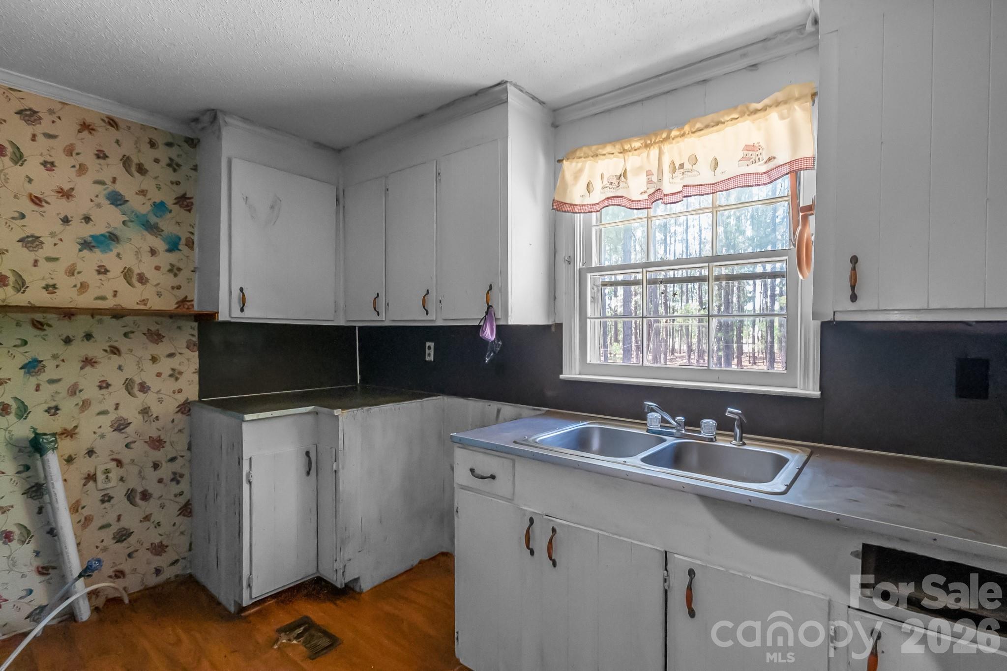 696 A Oak Ridge Church Road — Kershaw
