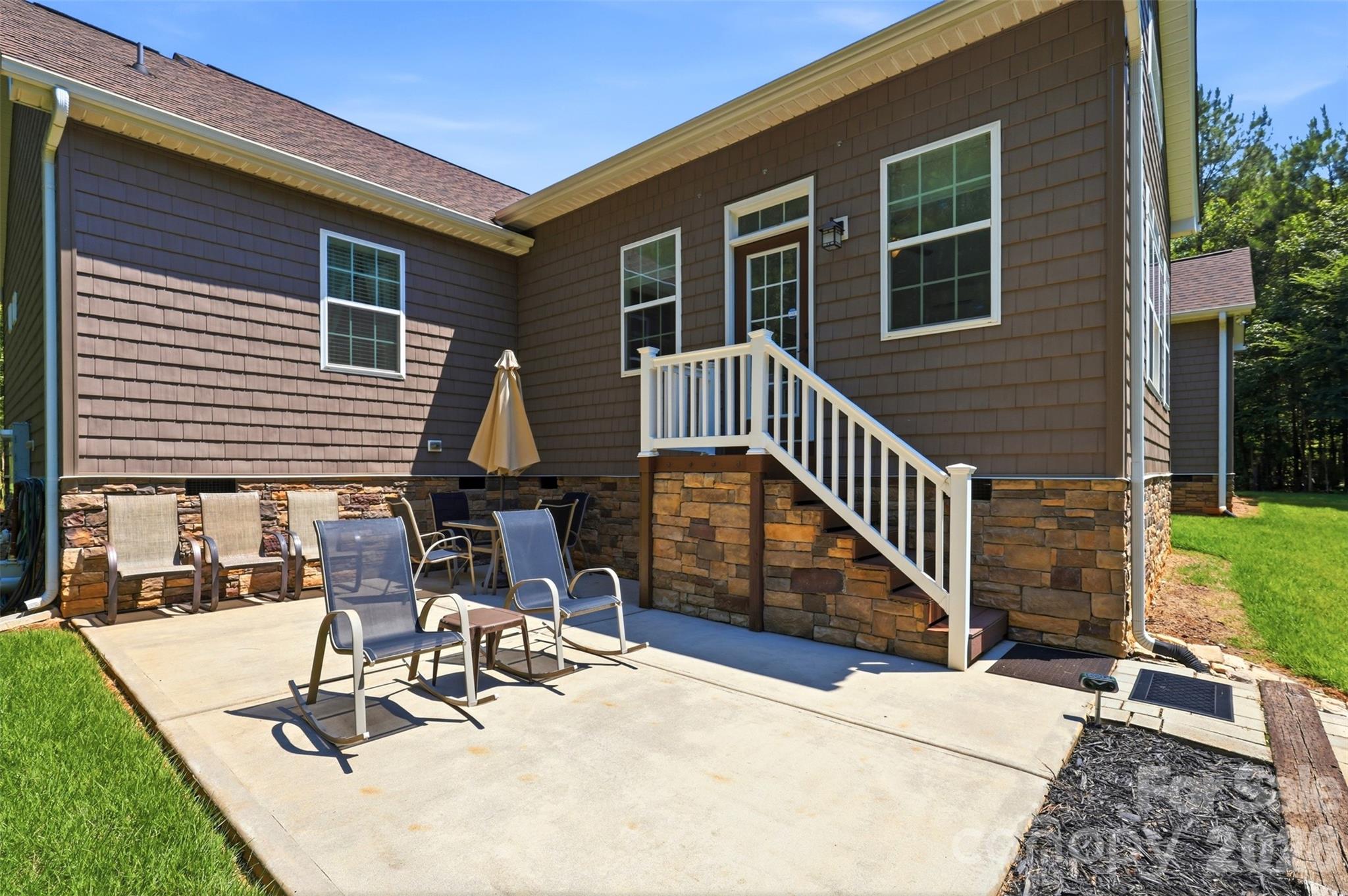 2006 Eagle Point Estate — Lancaster