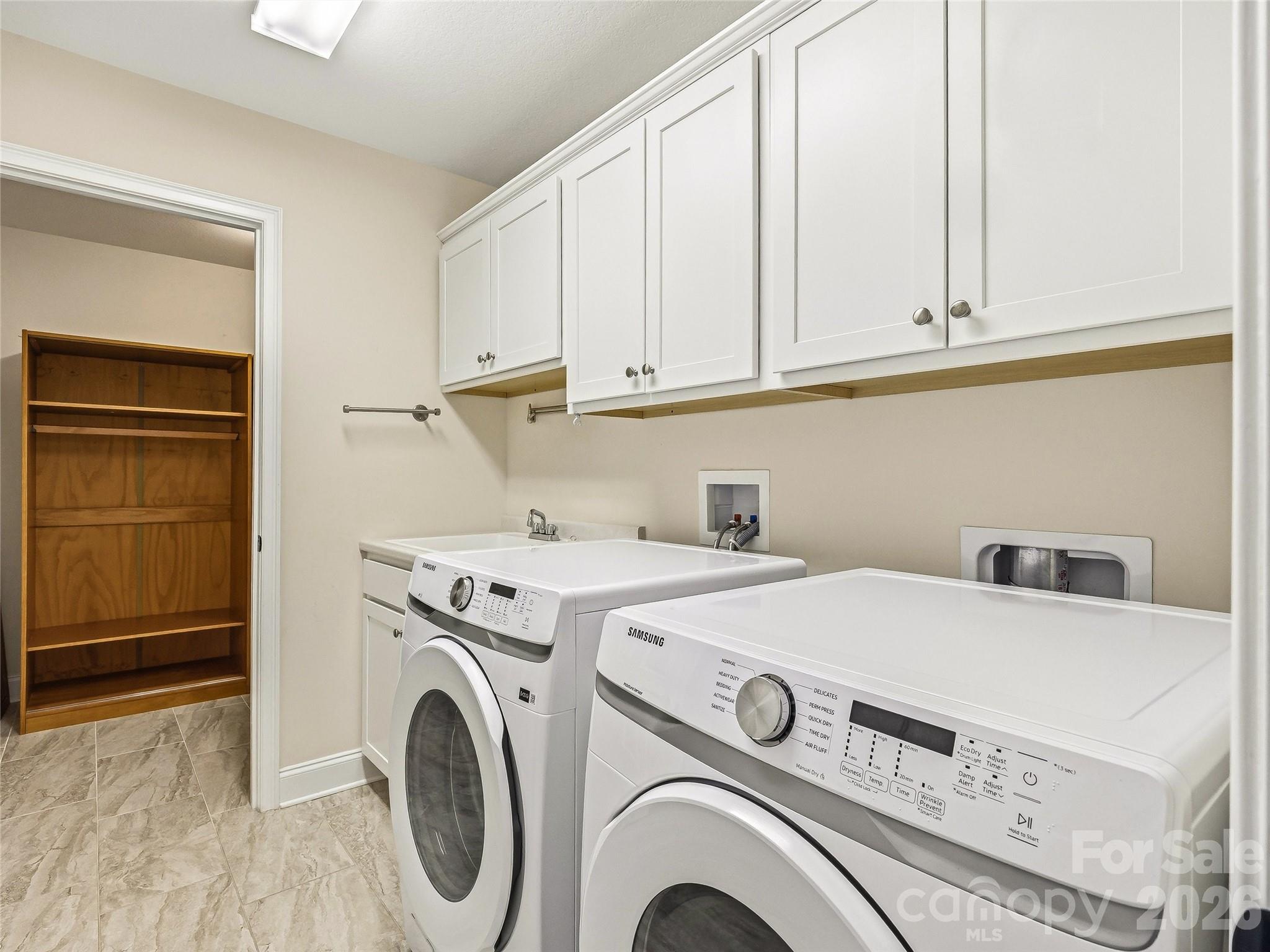 426 Summerfield Place — Flat Rock