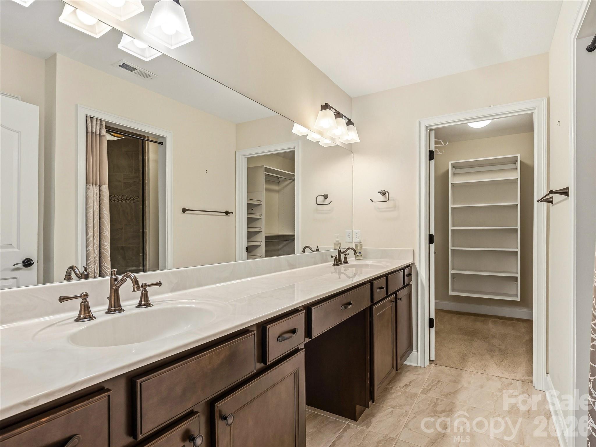 426 Summerfield Place — Flat Rock