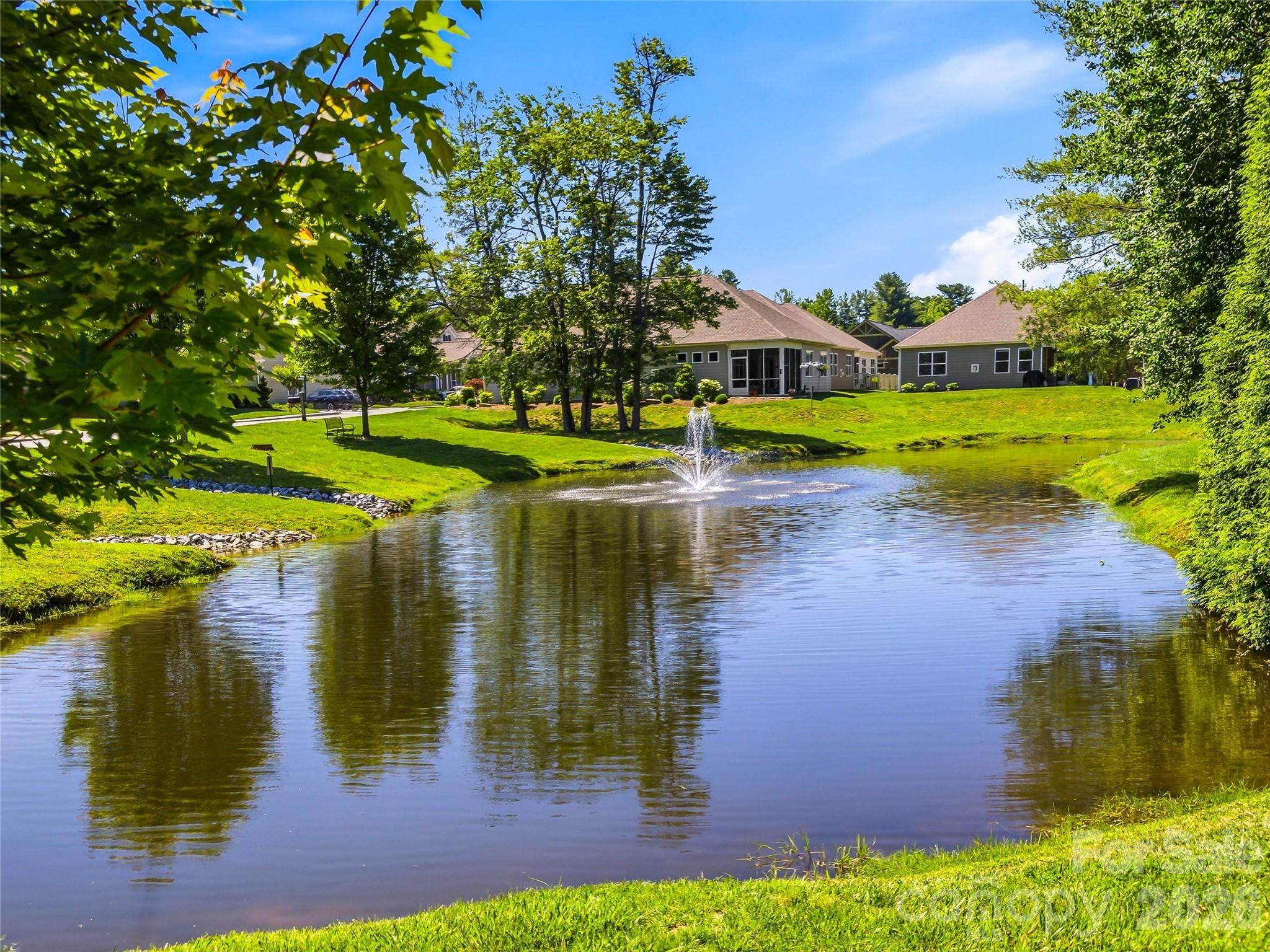 426 Summerfield Place — Flat Rock