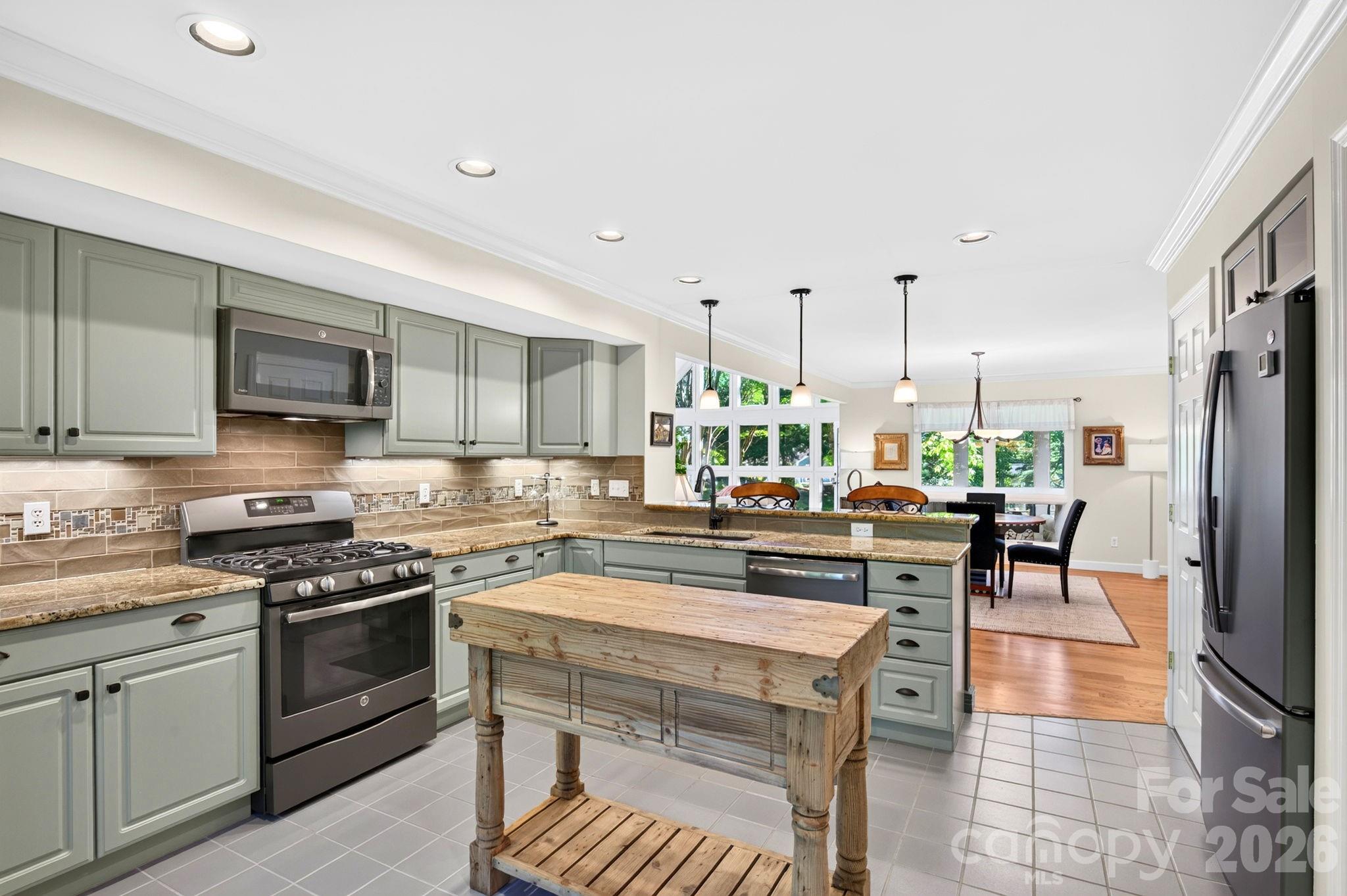 168 Overlook Drive — Flat Rock