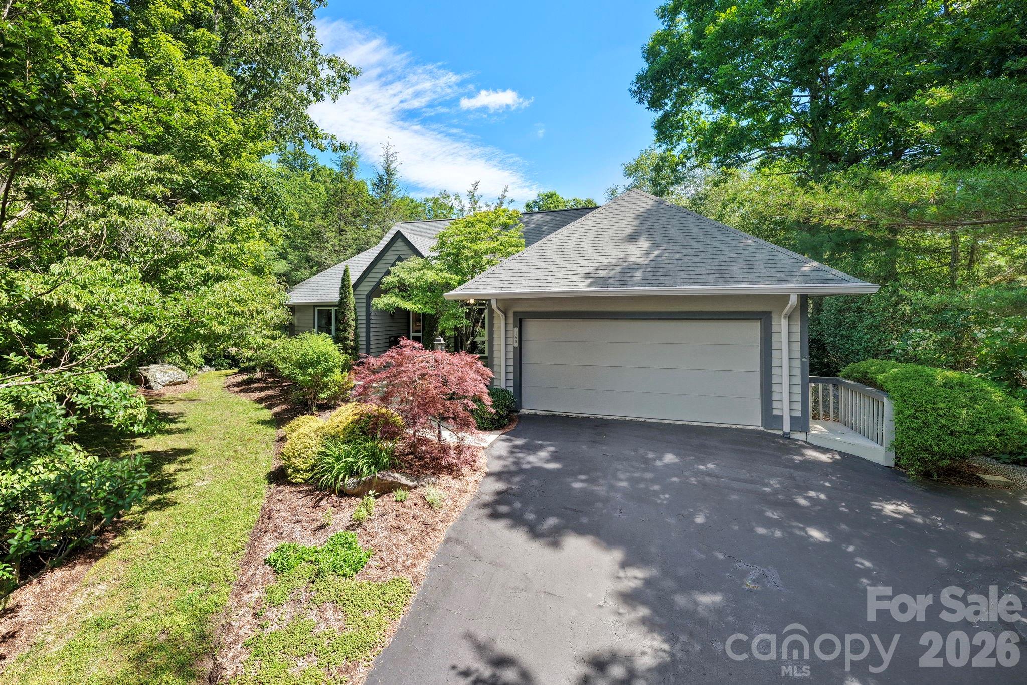 168 Overlook Drive — Flat Rock