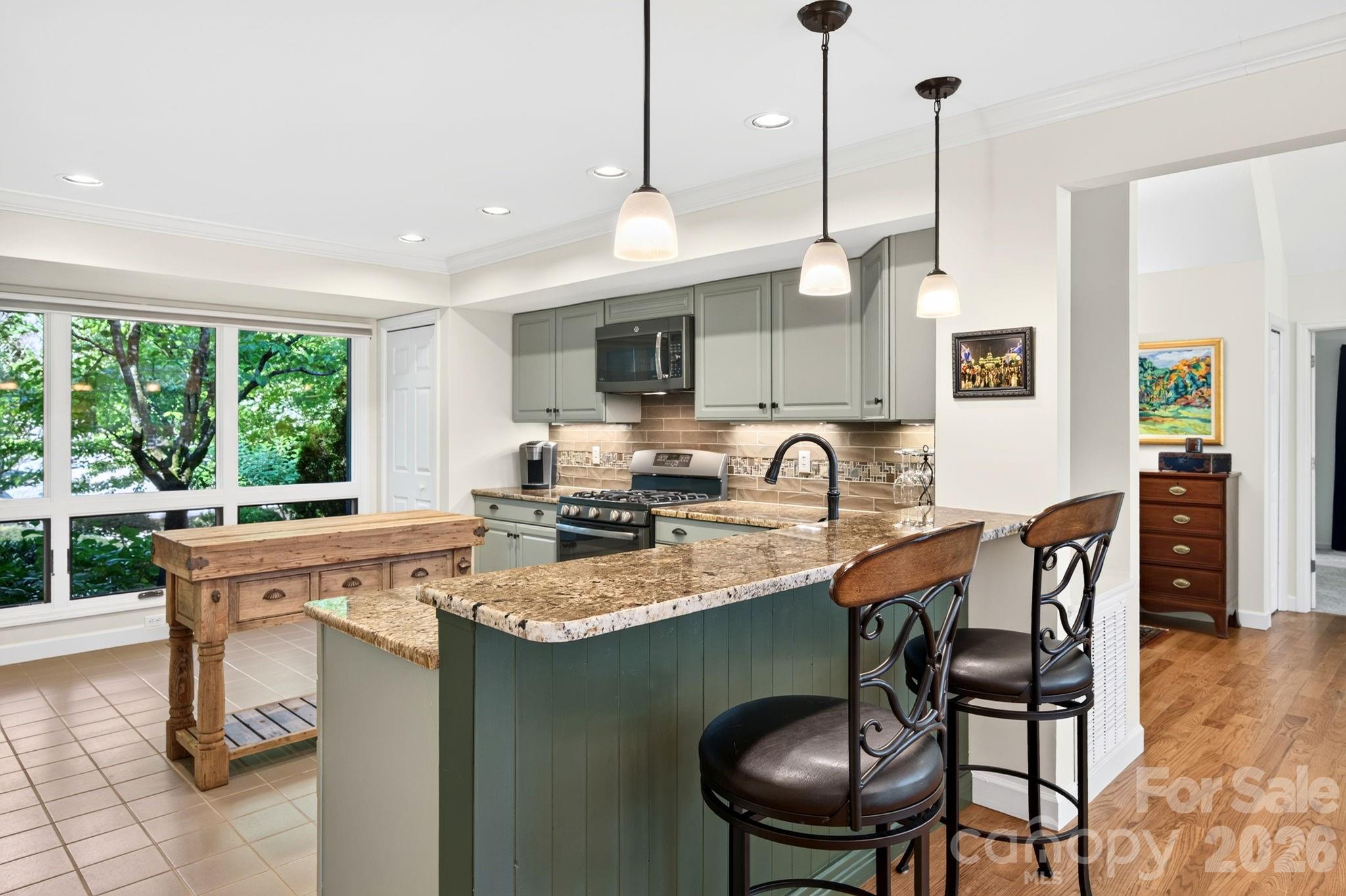 168 Overlook Drive — Flat Rock