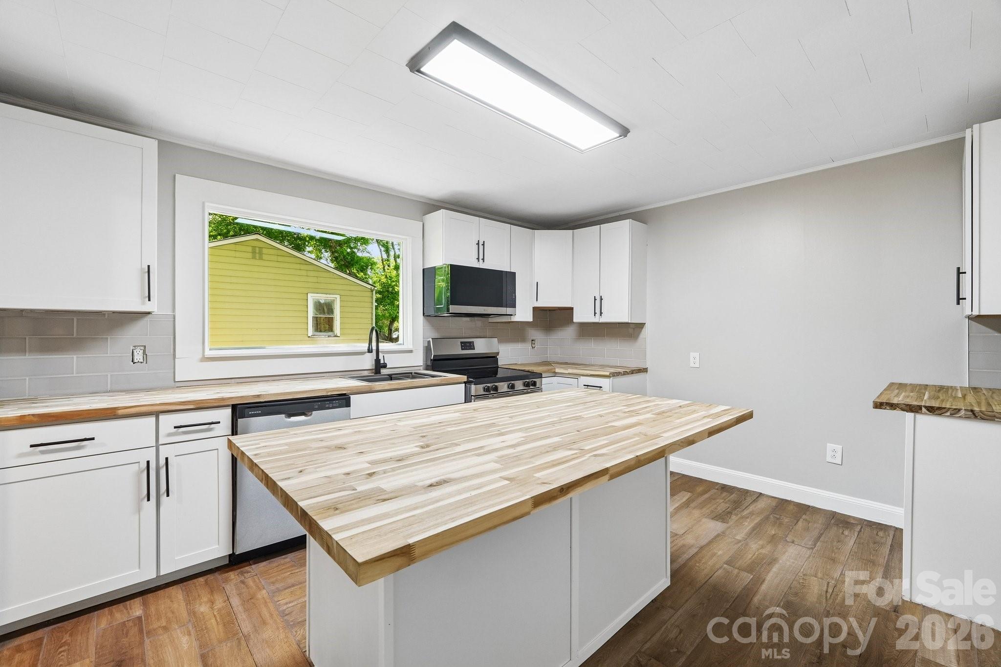 701 N Scruggs Street — Gastonia