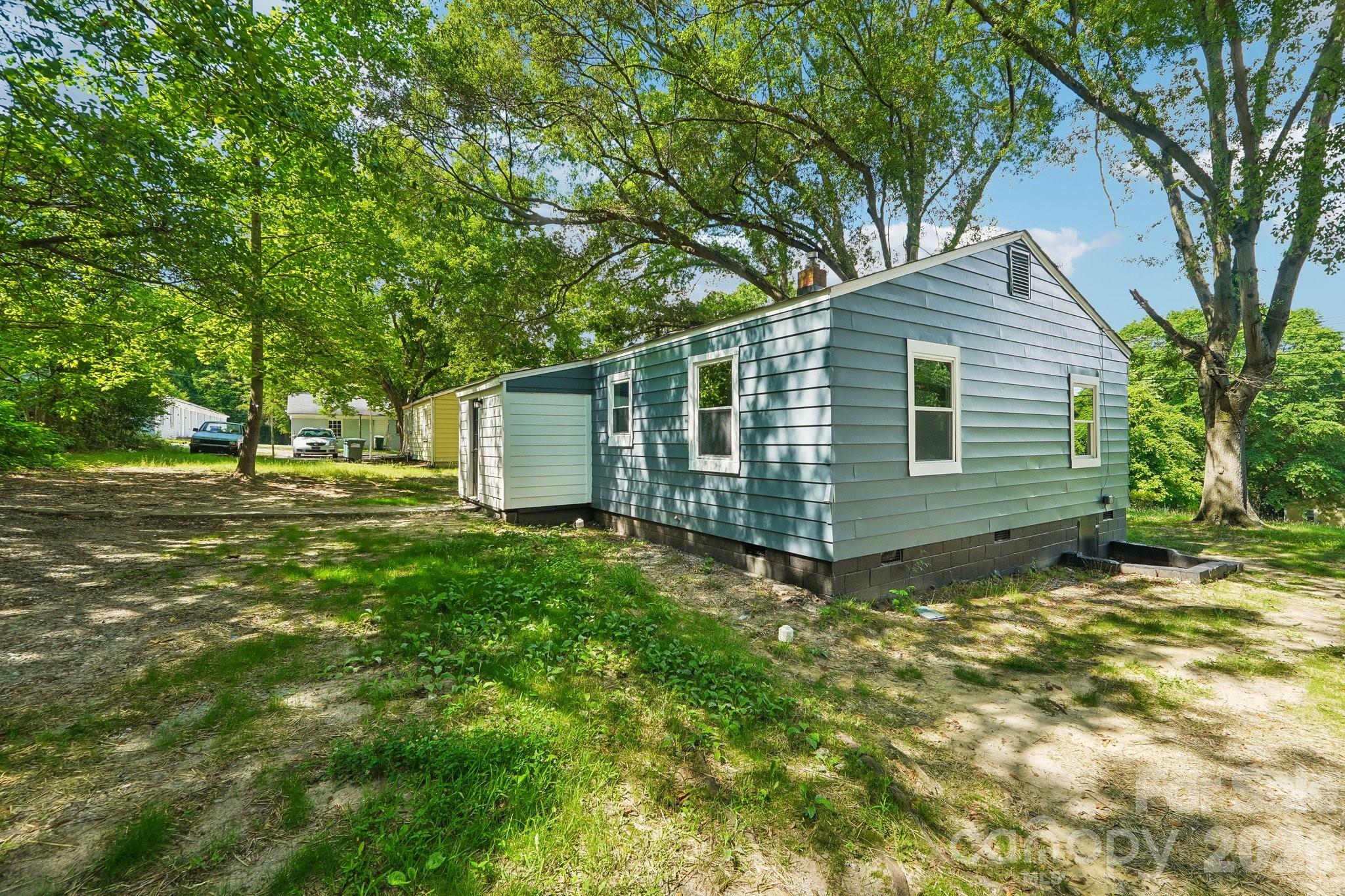 701 N Scruggs Street — Gastonia