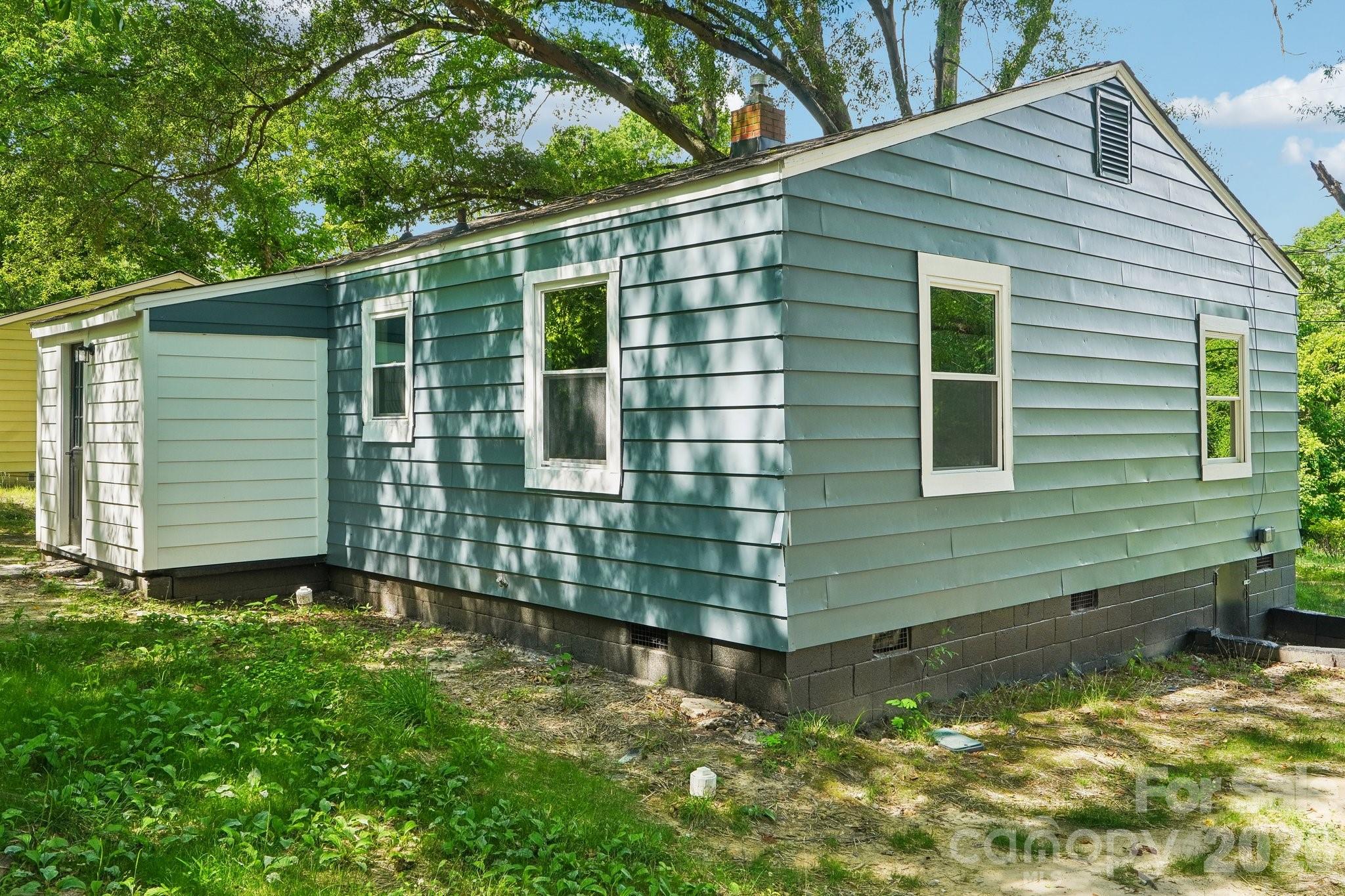 701 N Scruggs Street — Gastonia