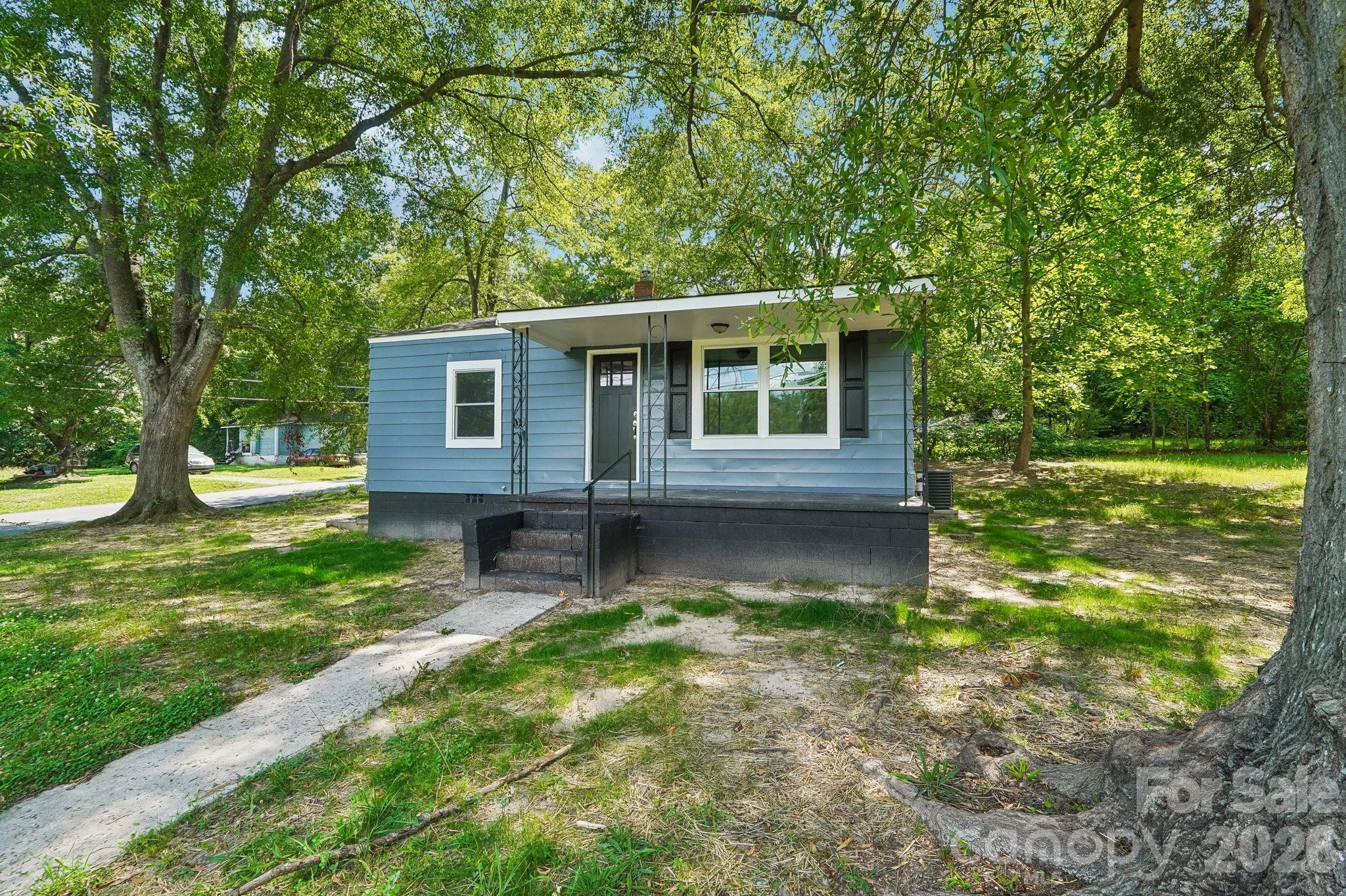 701 N Scruggs Street — Gastonia
