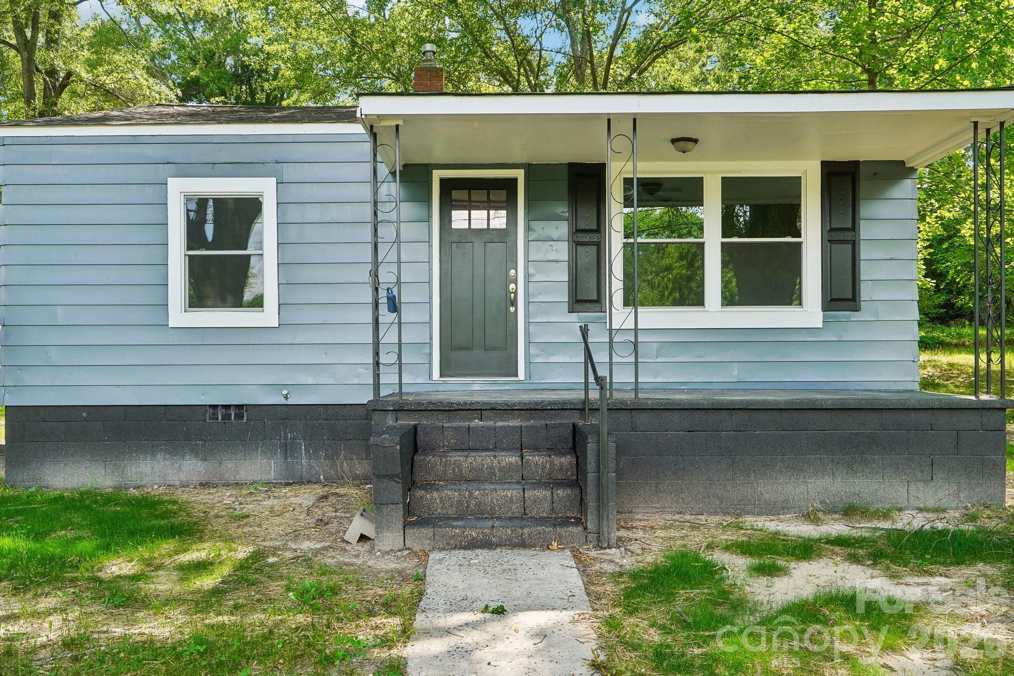 701 N Scruggs Street — Gastonia
