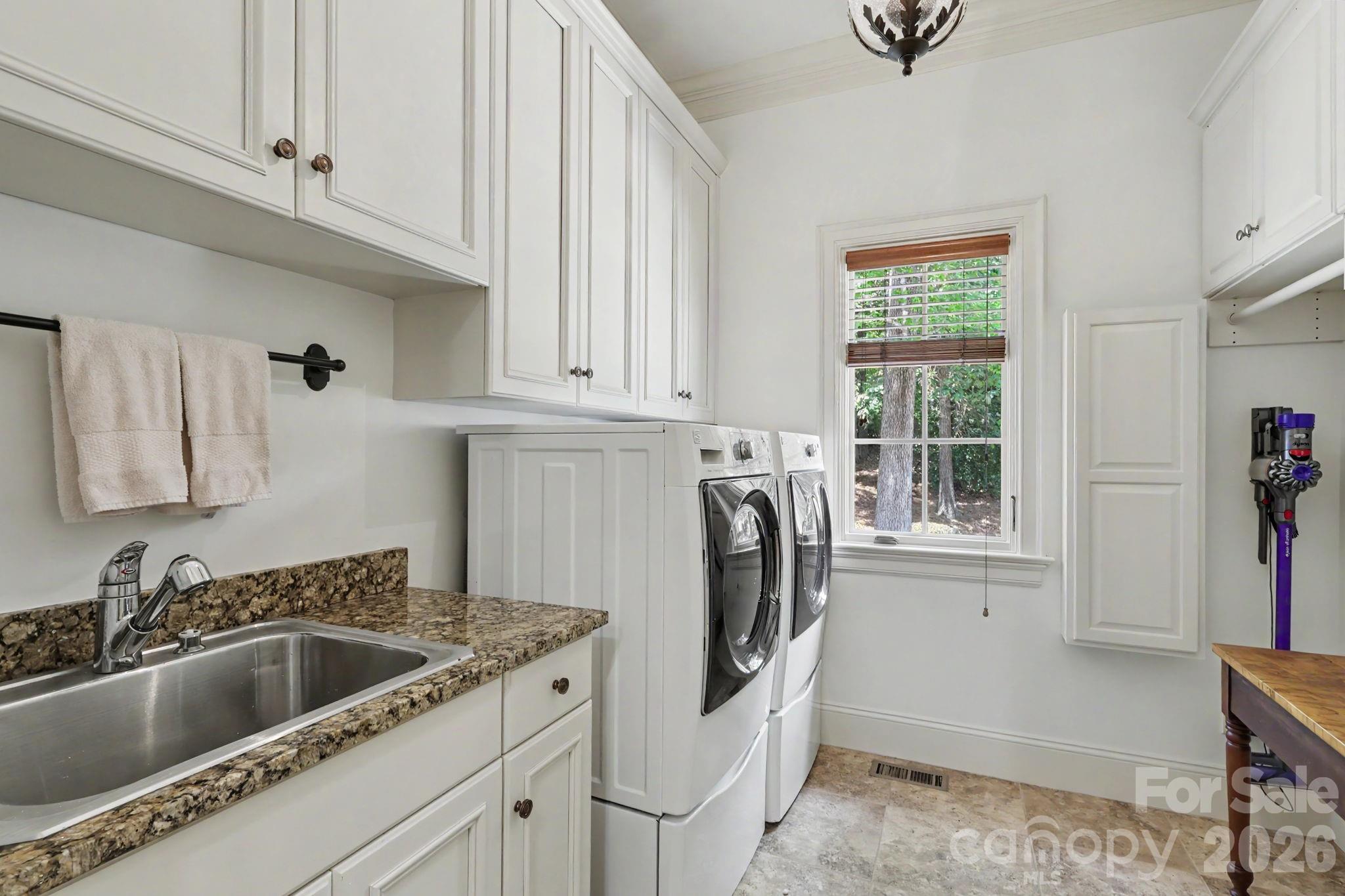 508 Hideaway Ridge Court — Matthews