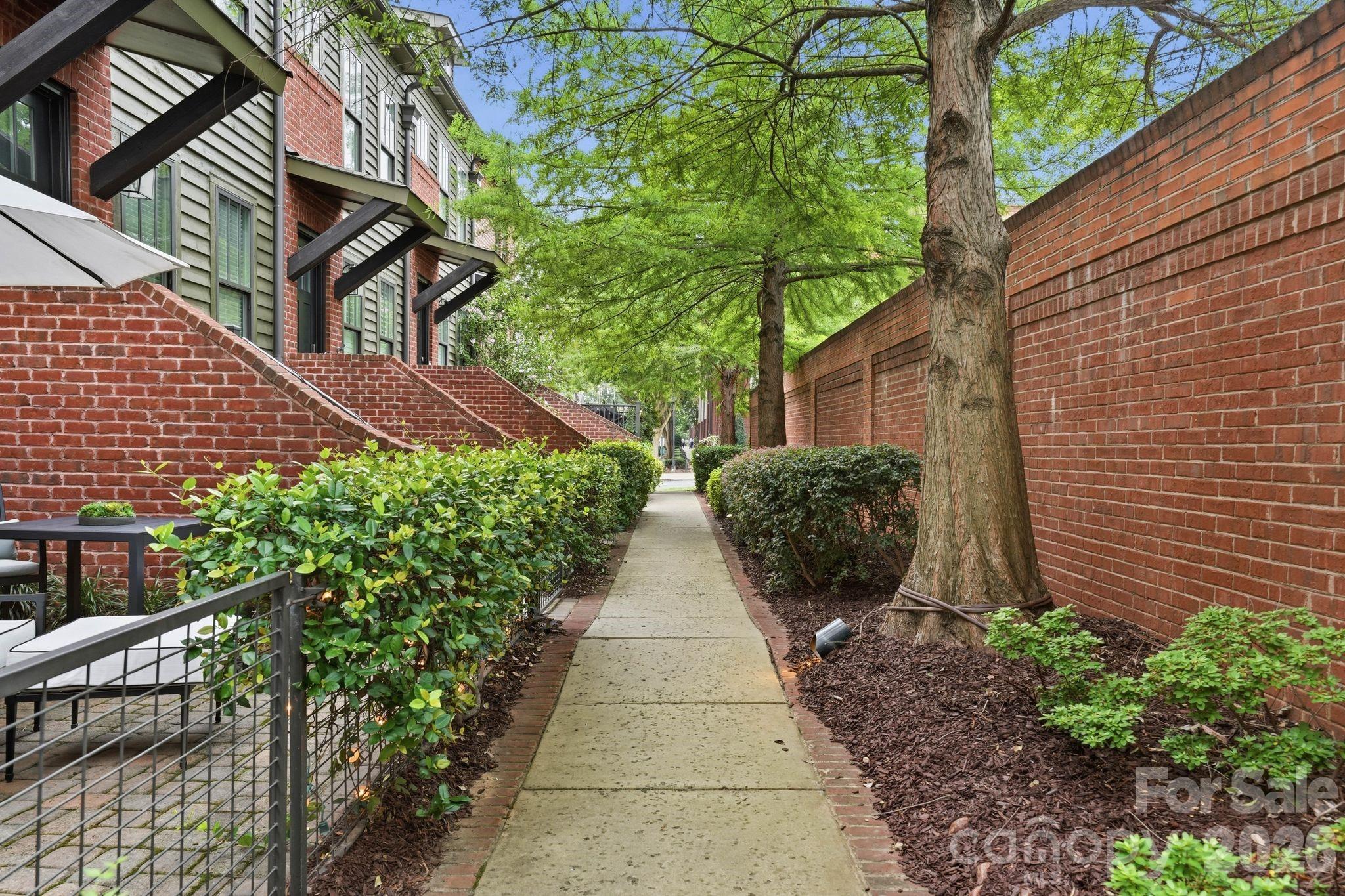 1636 Kenilworth Avenue — Charlotte