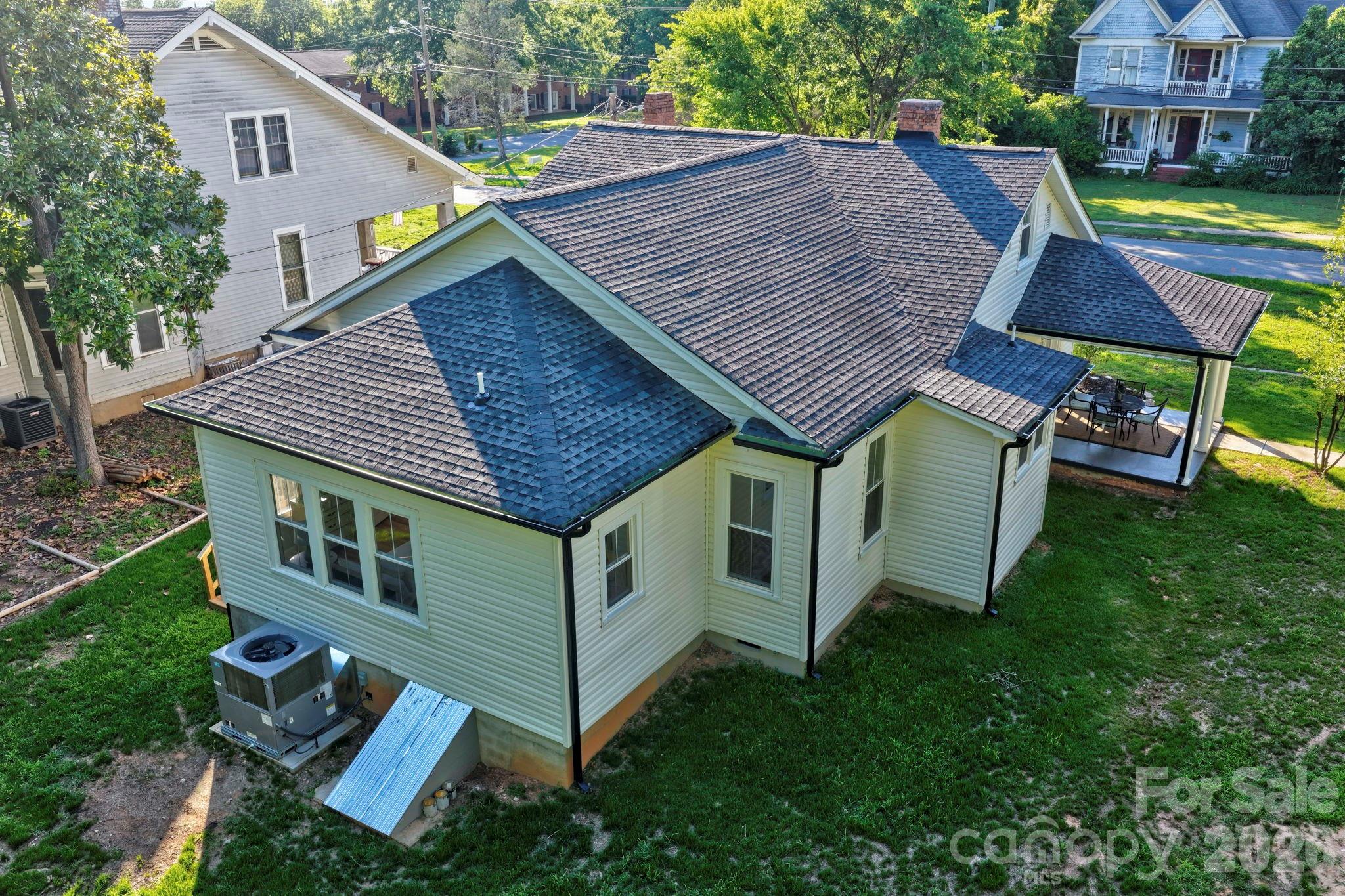 152 West End Street — Chester