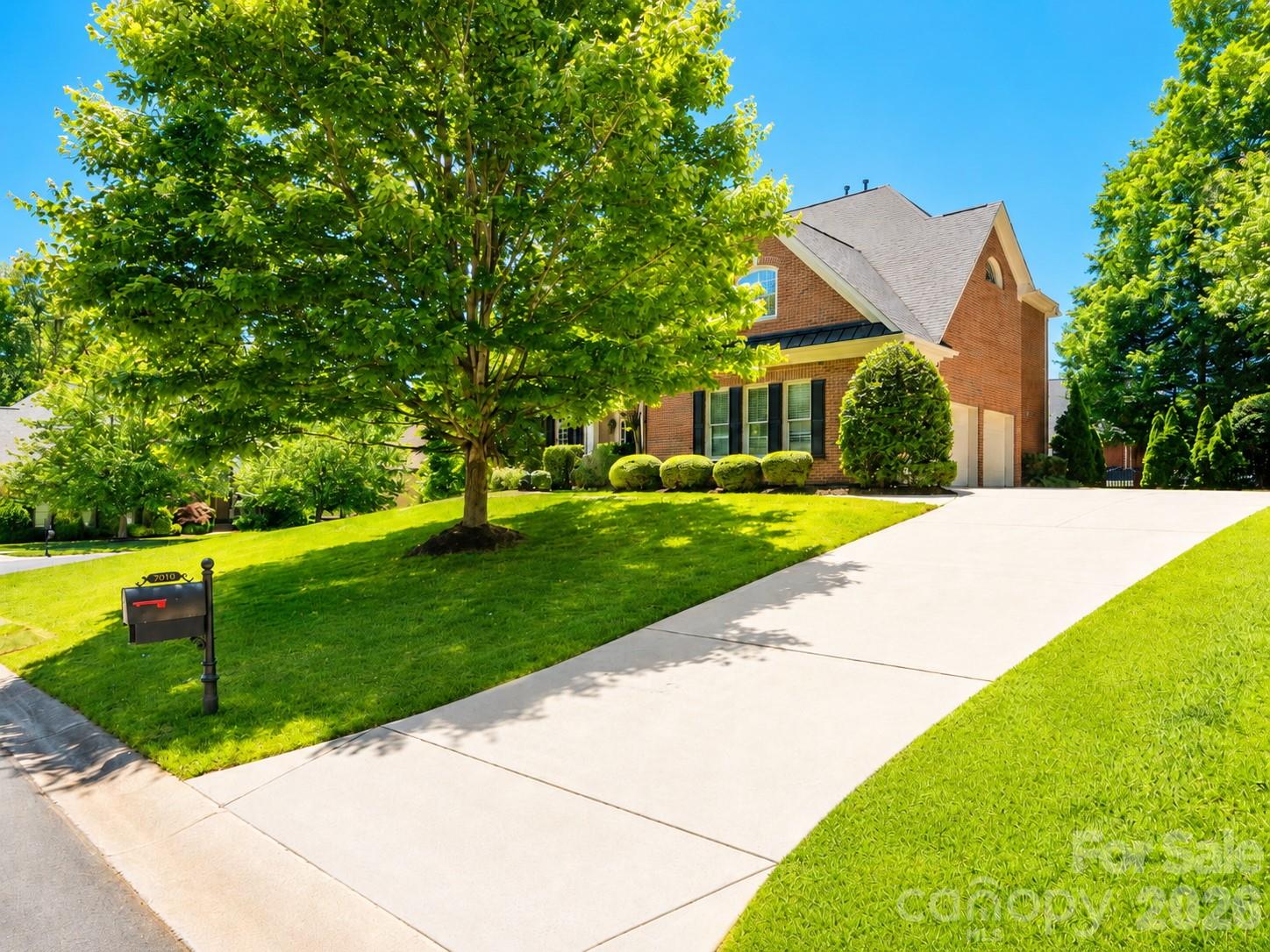 7010 Stanbury Drive — Matthews