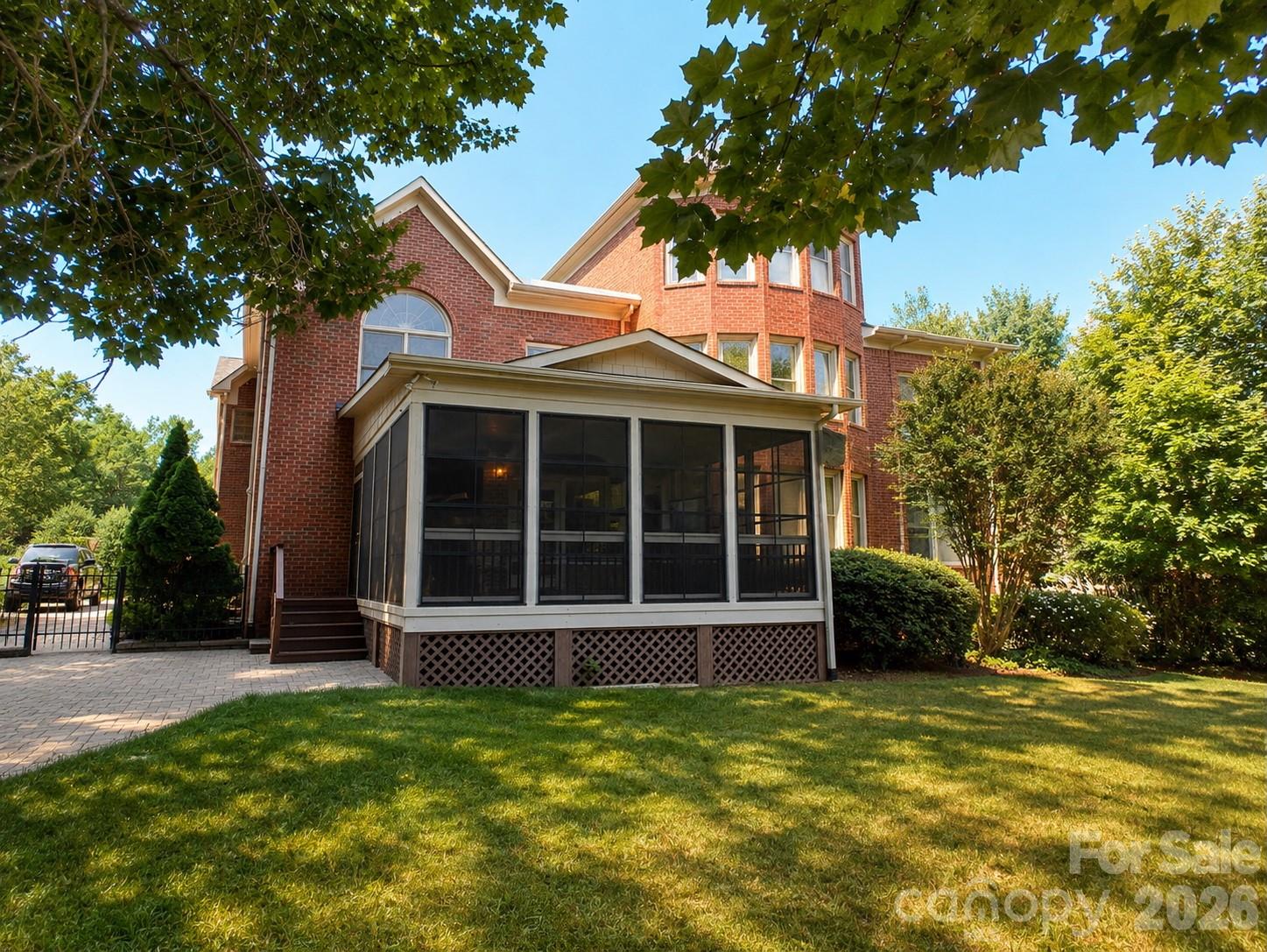 7010 Stanbury Drive — Matthews