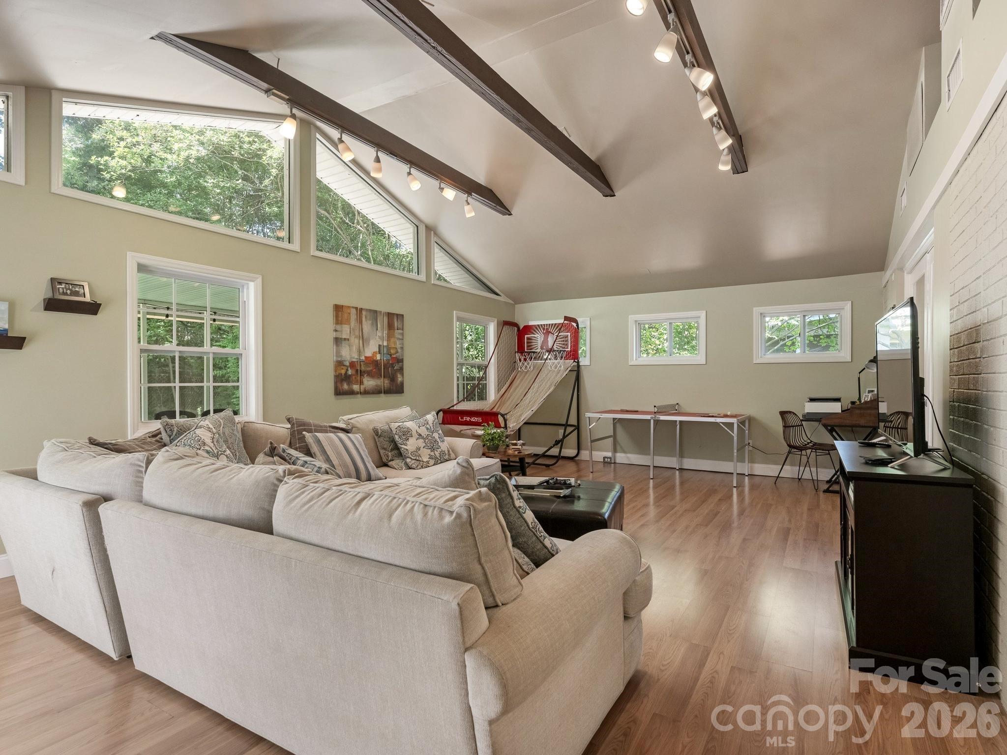 5634 Wedgewood Drive — Charlotte