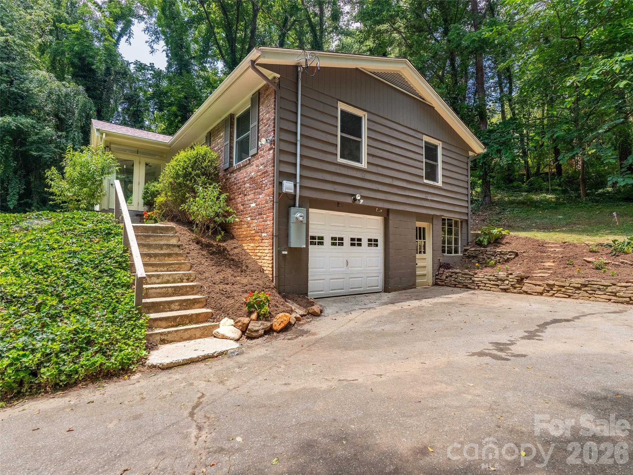 41 Pinehurst Road — Asheville