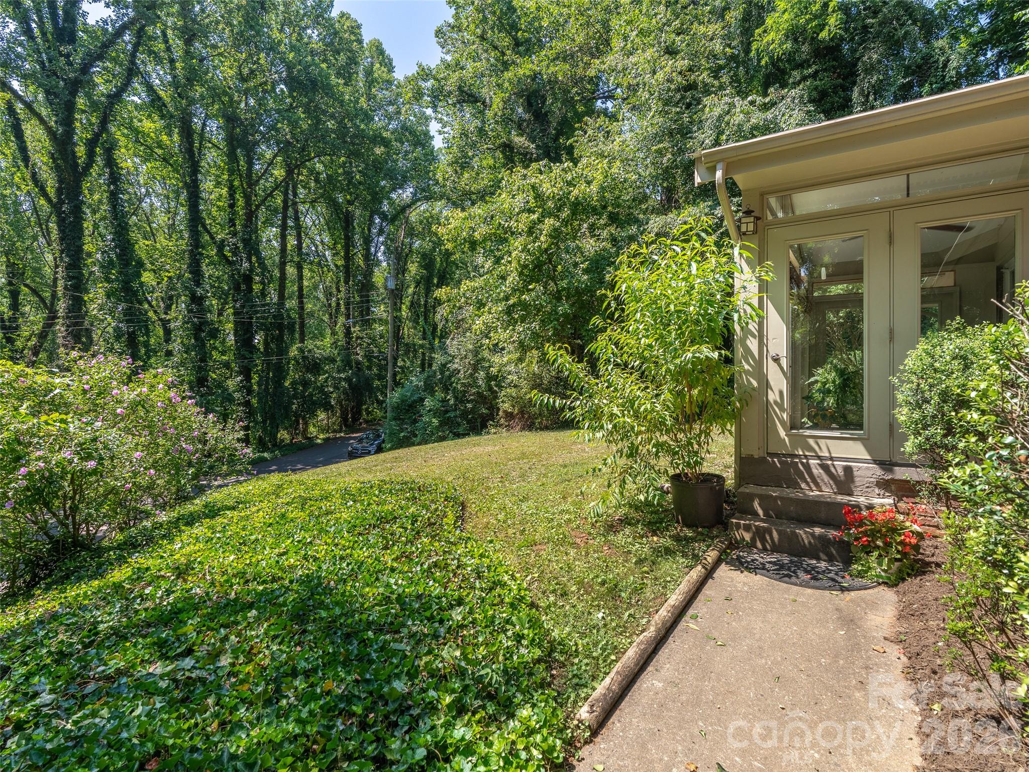 41 Pinehurst Road — Asheville