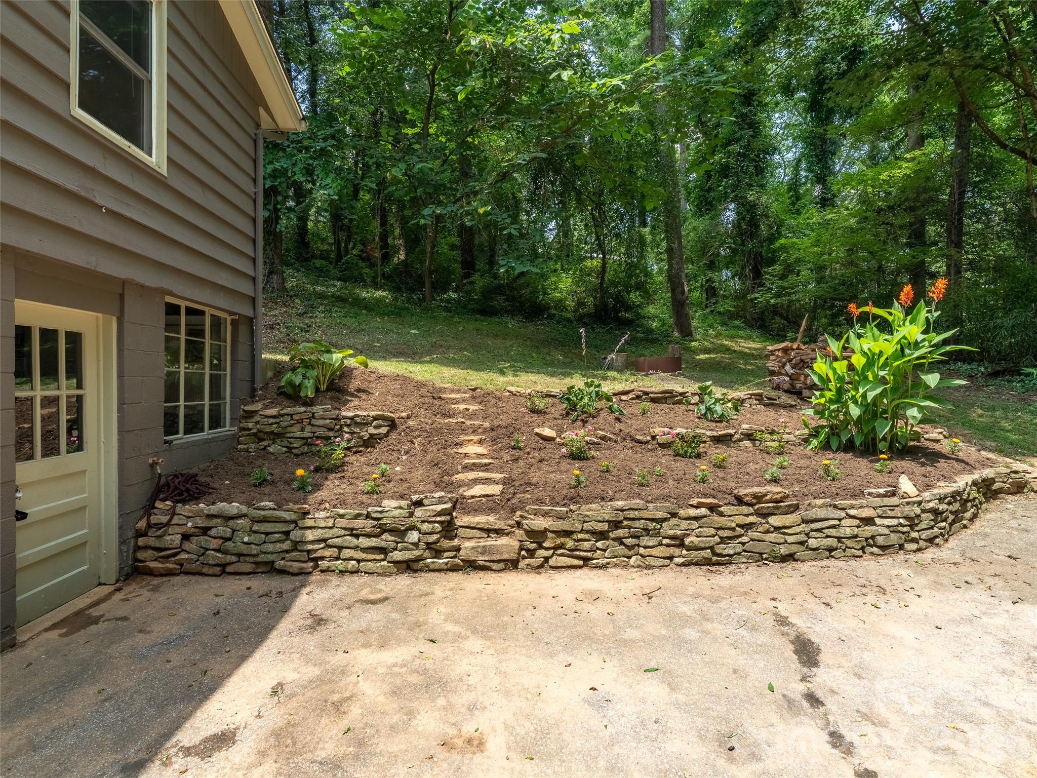 41 Pinehurst Road — Asheville