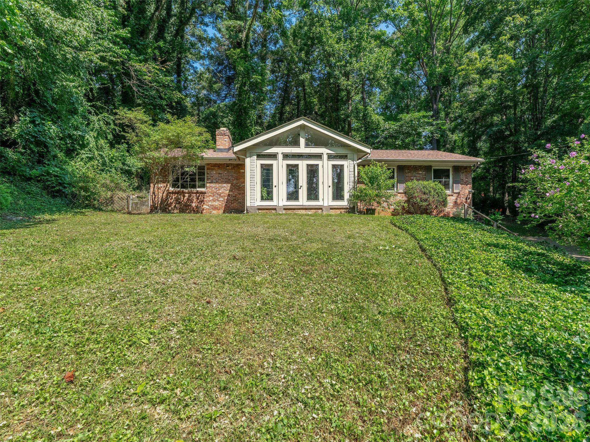 41 Pinehurst Road — Asheville
