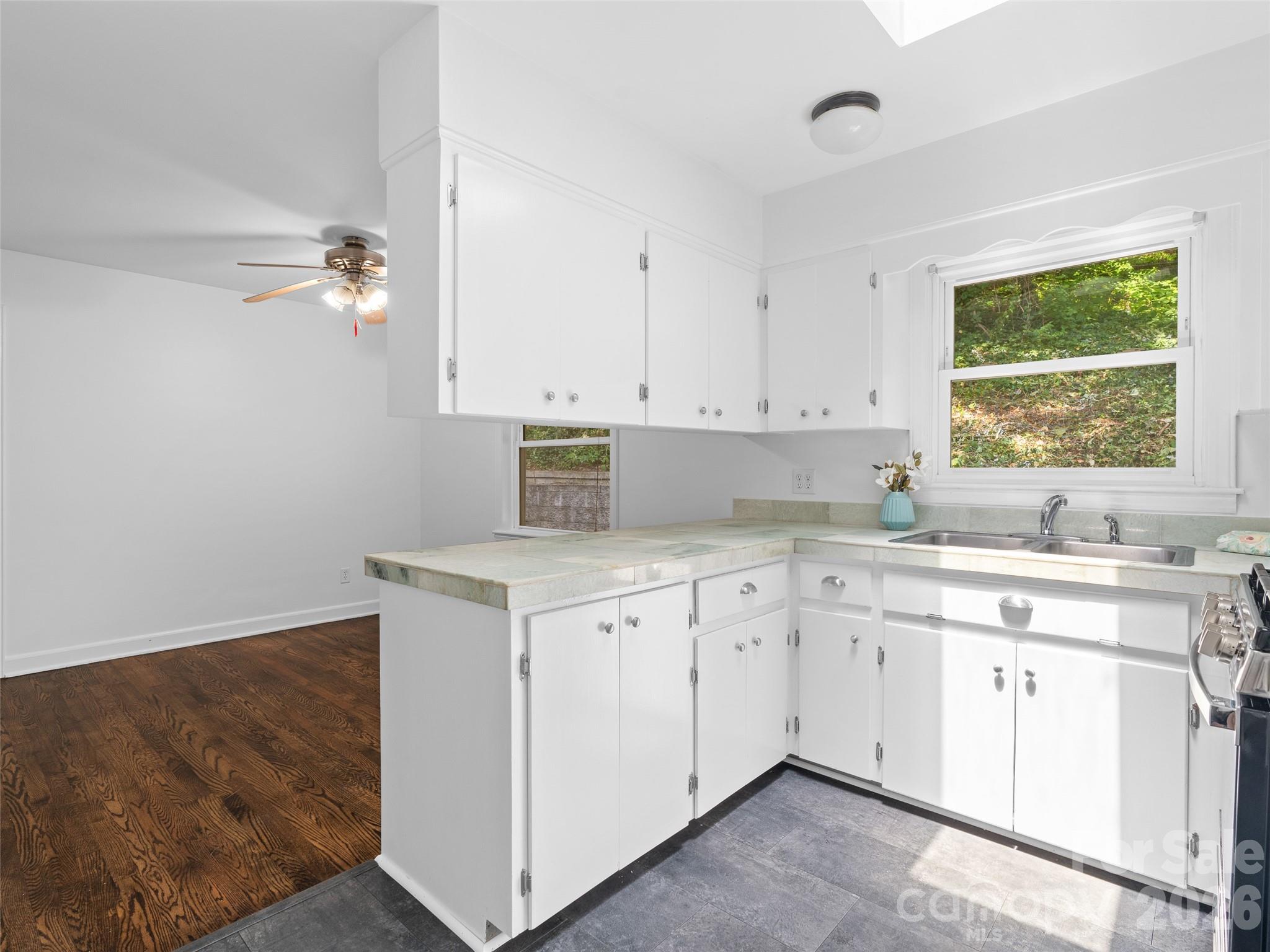 41 Pinehurst Road — Asheville