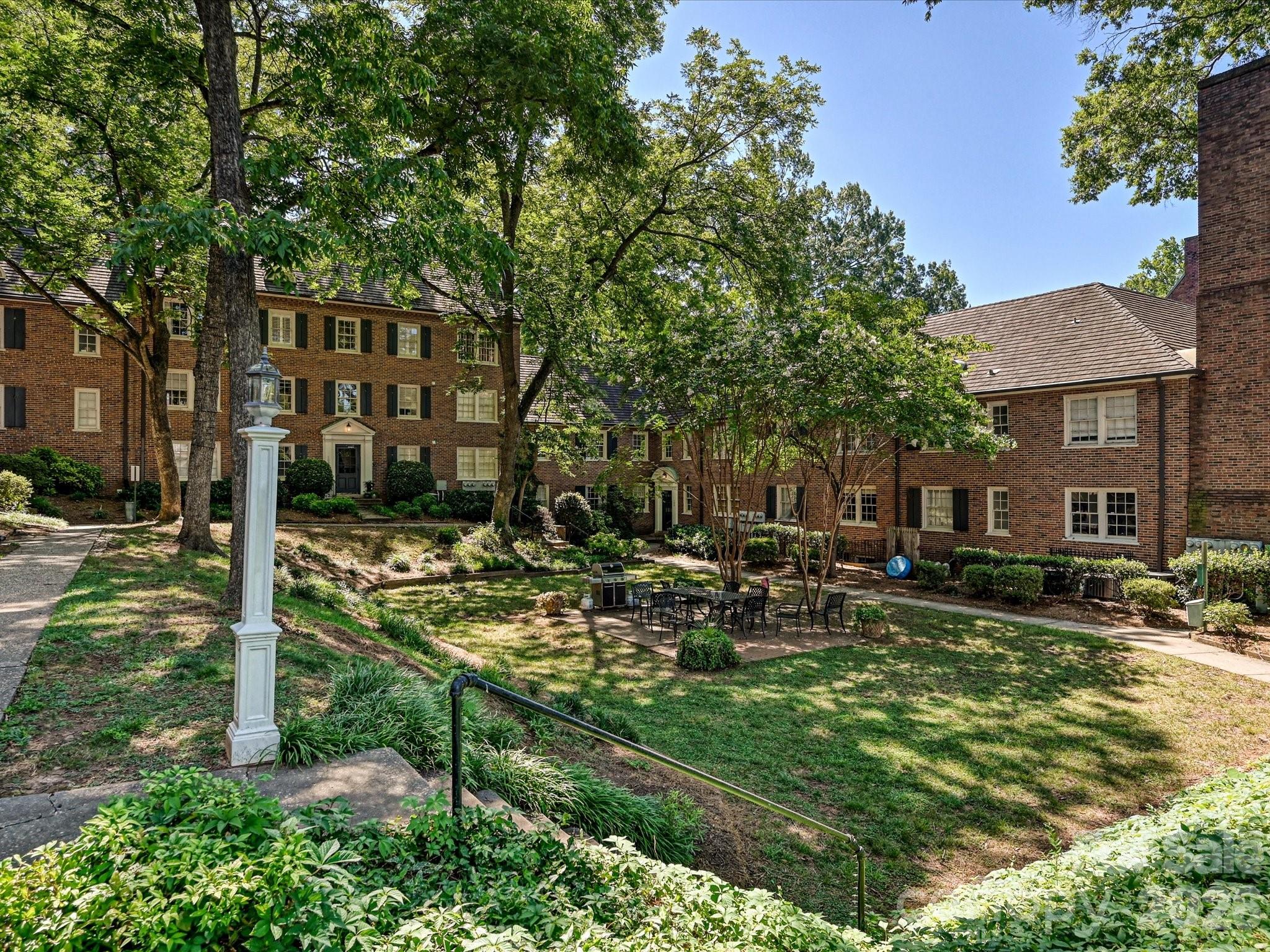 107 S Laurel Avenue #101A — Charlotte