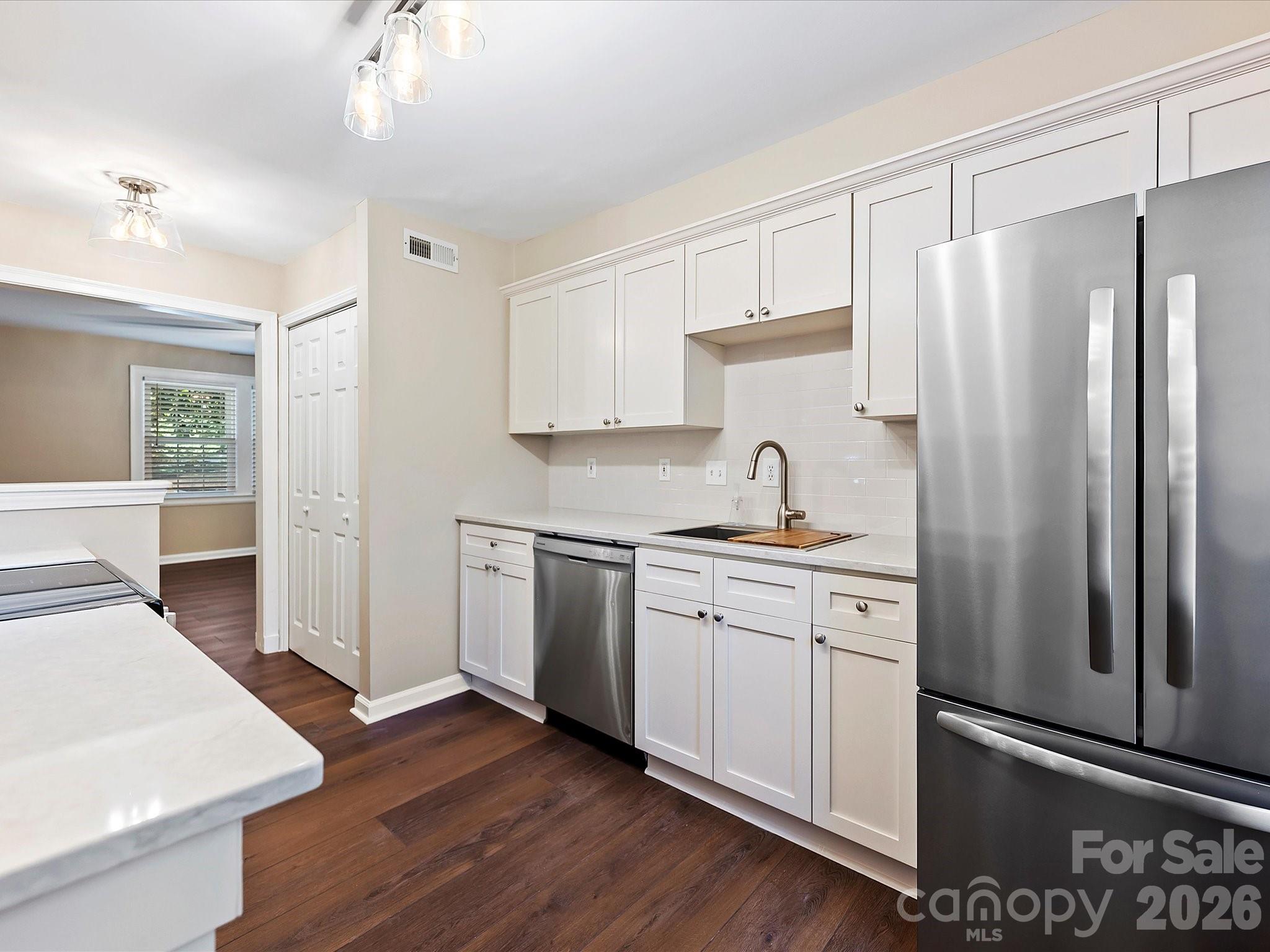 107 S Laurel Avenue #101A — Charlotte
