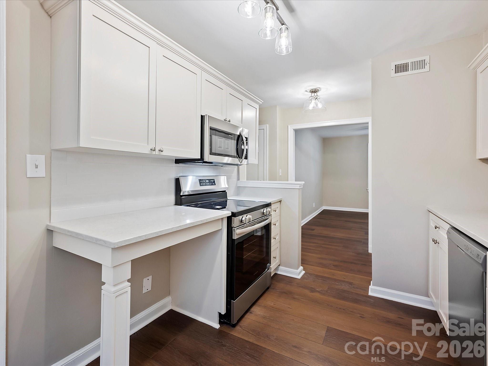 107 S Laurel Avenue #101A — Charlotte