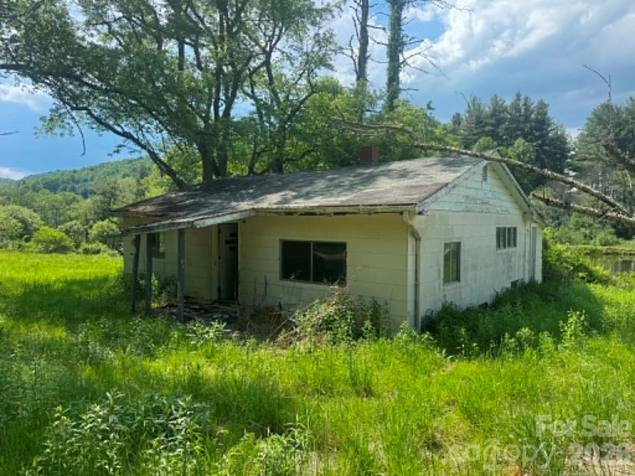 1298 Air Bellows Gap Road — Sparta