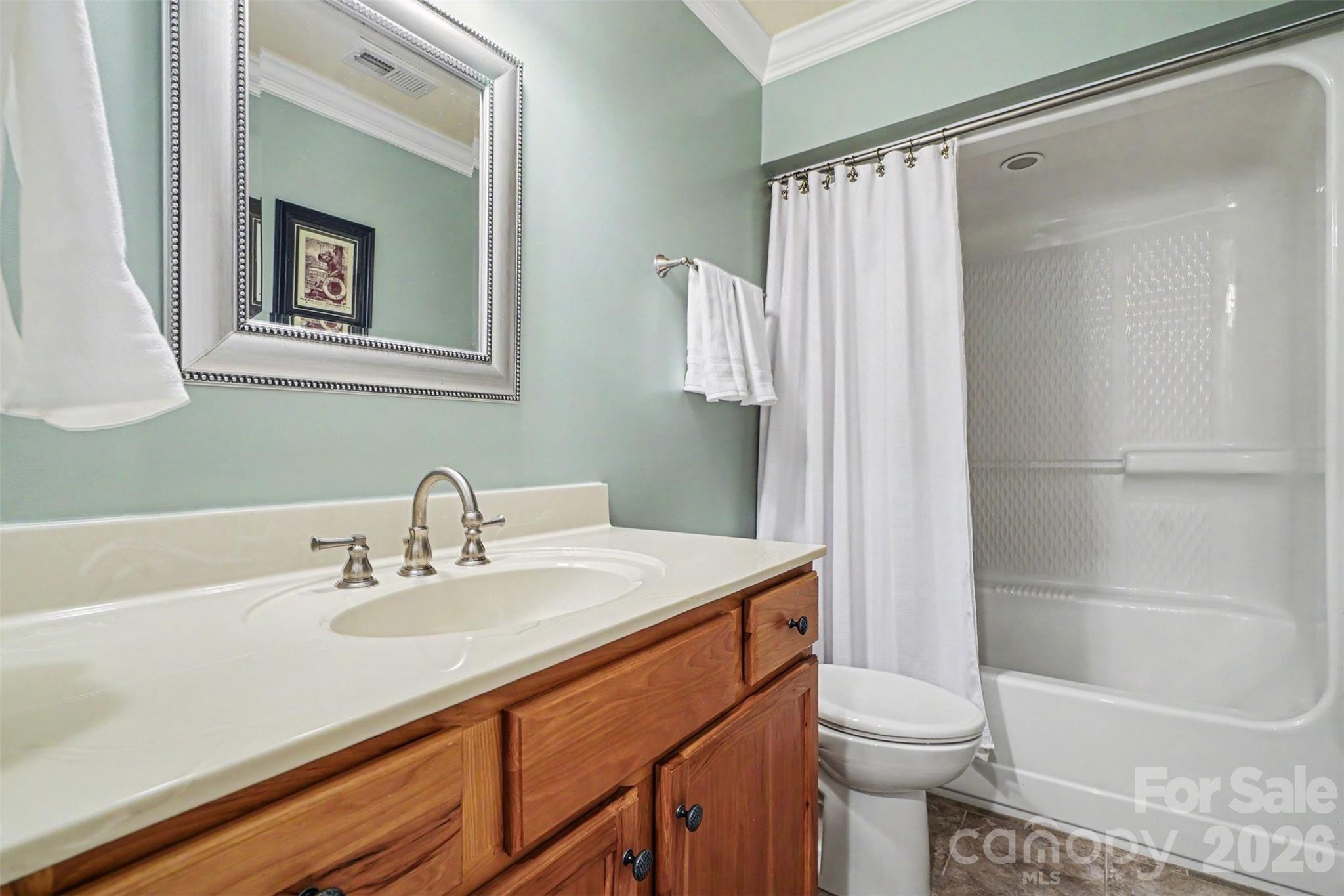 162 Twin Lakes Drive — Statesville