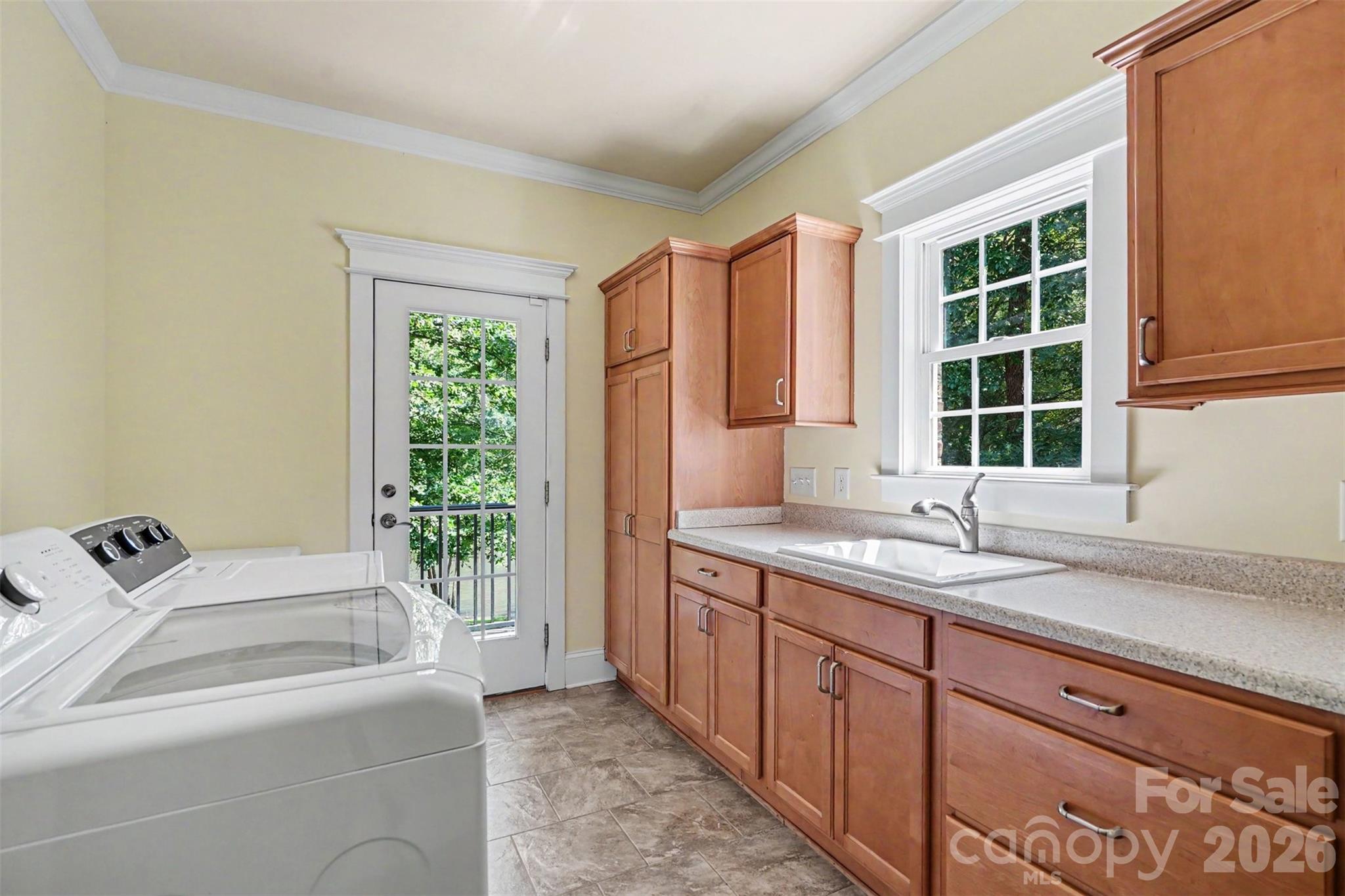 162 Twin Lakes Drive — Statesville