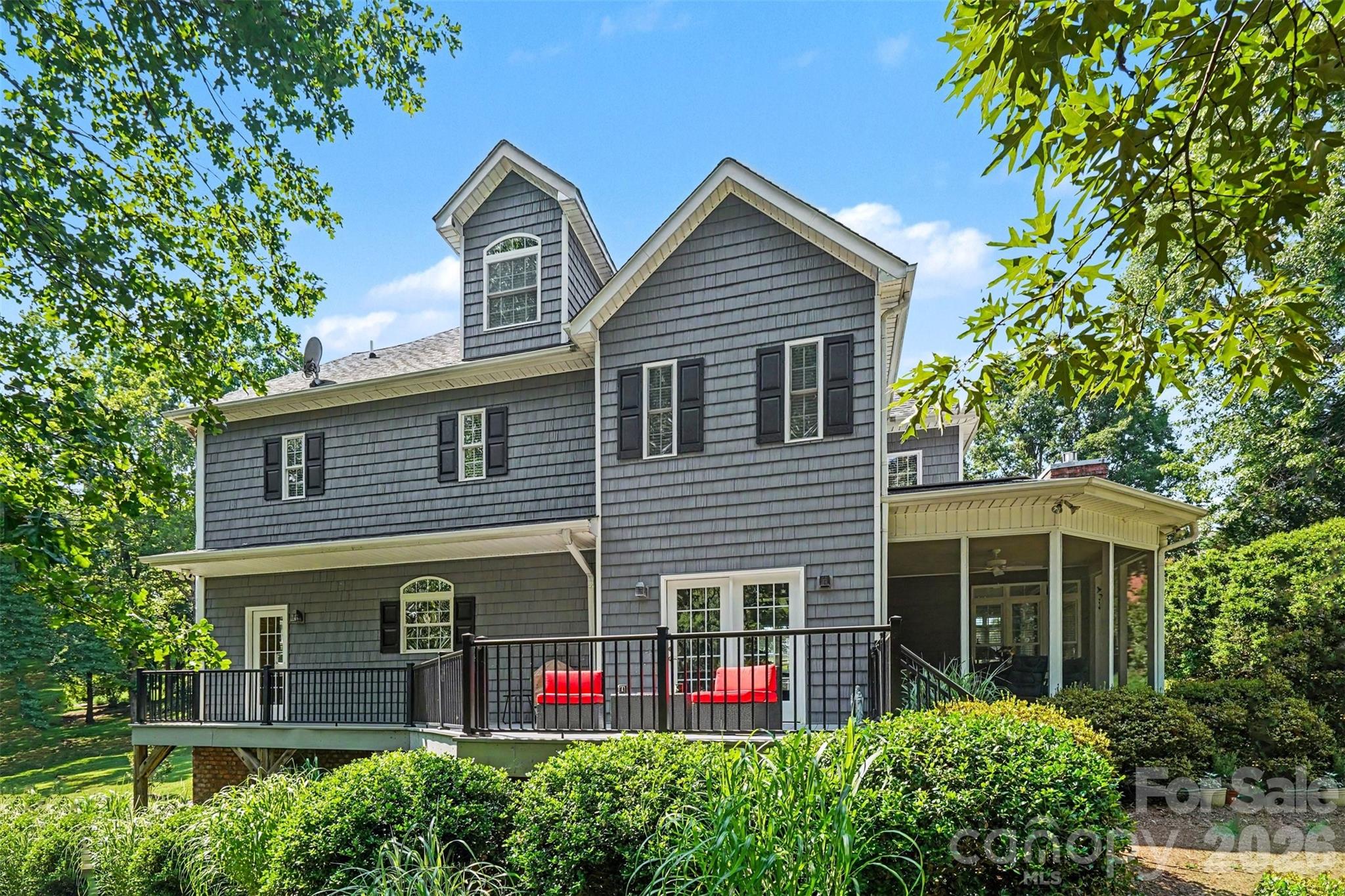 162 Twin Lakes Drive — Statesville