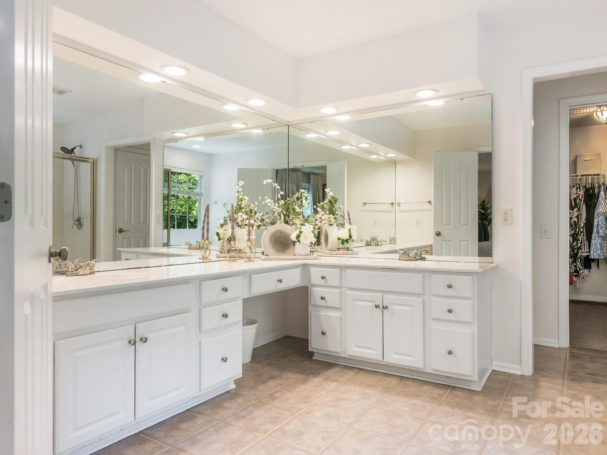 6807 Guinevere Drive — Charlotte