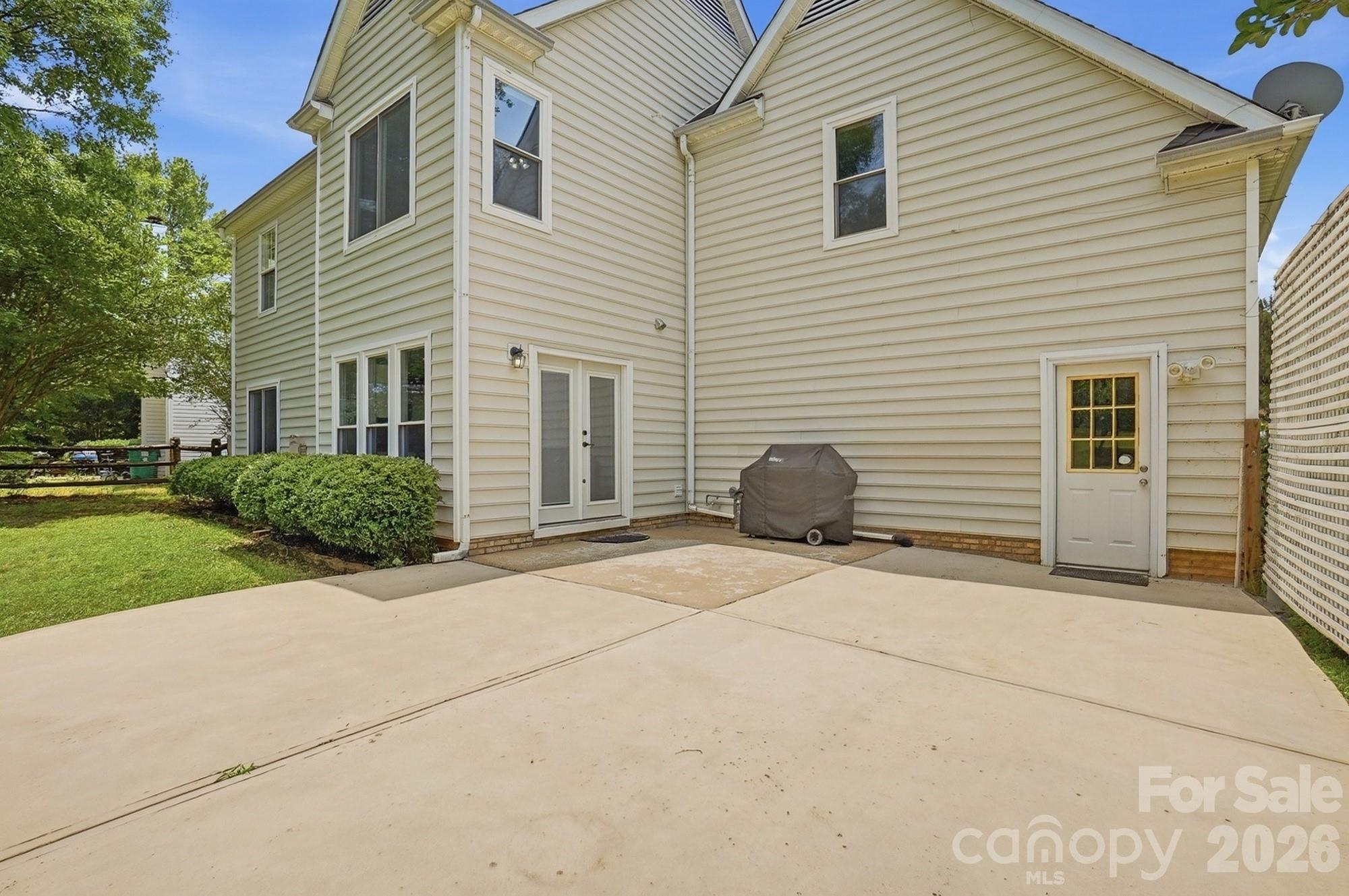 11323 Laurel View Drive — Charlotte
