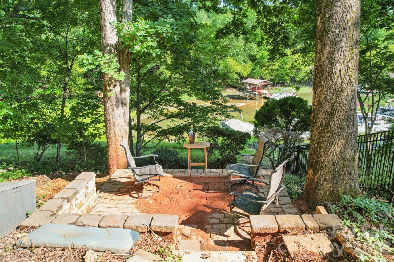 26049 Neptunes Landing — Tega Cay