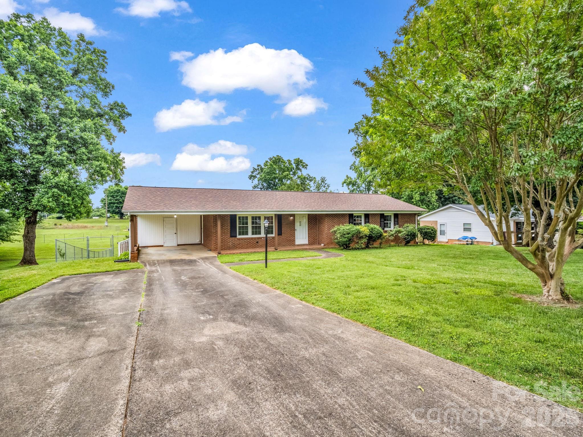 2917 Poplar Circle — Shelby