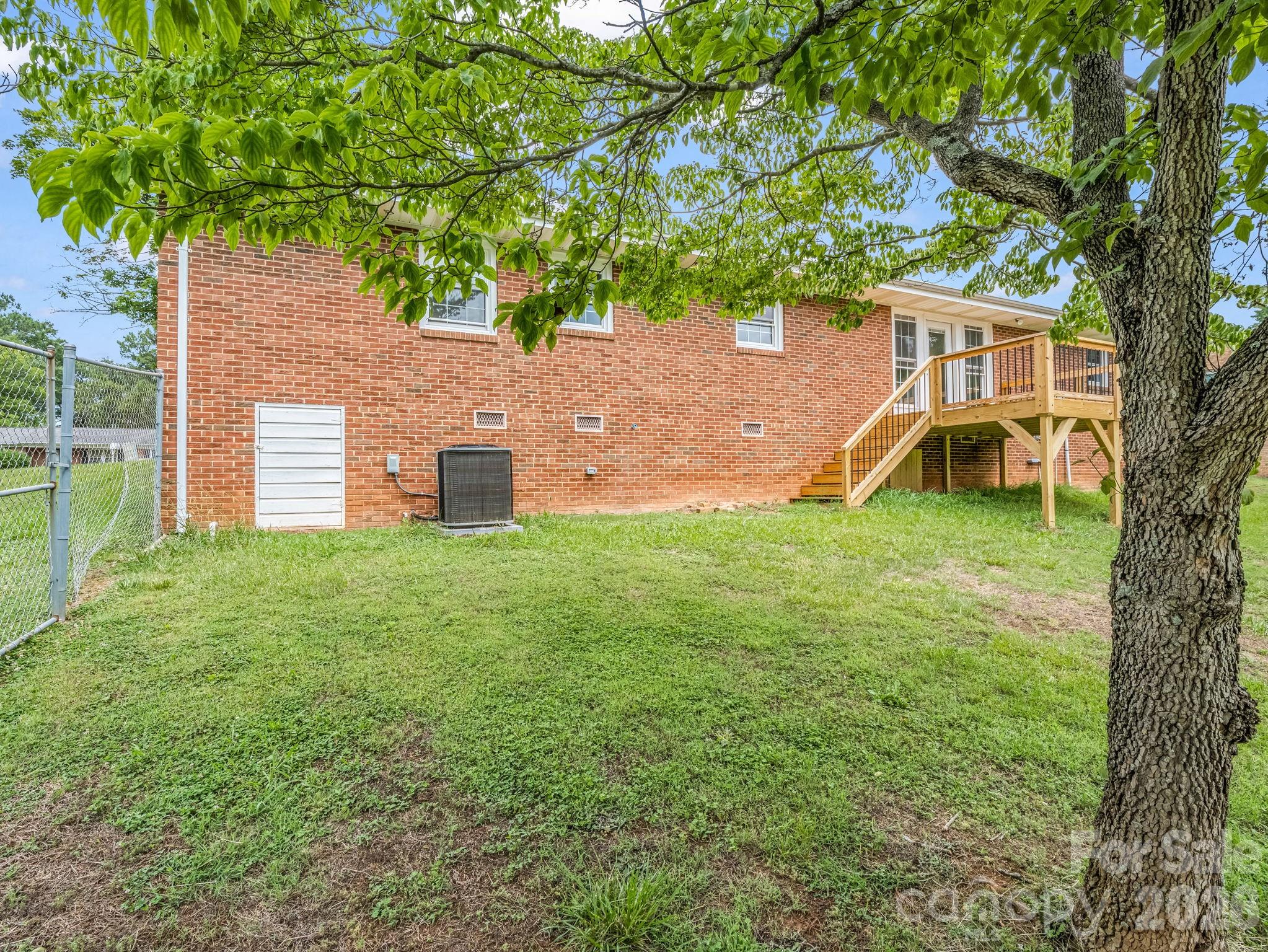2917 Poplar Circle — Shelby