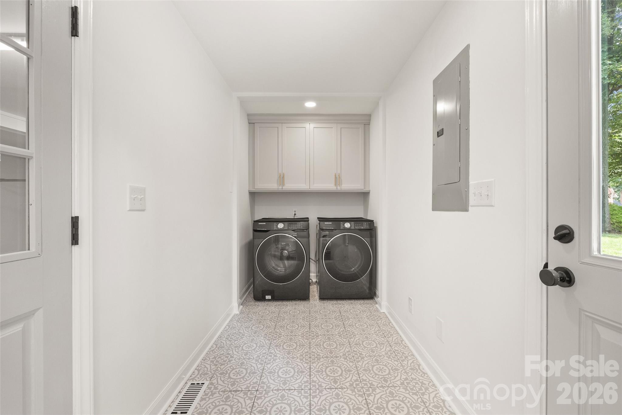 5617 Hillbrook Drive — Charlotte