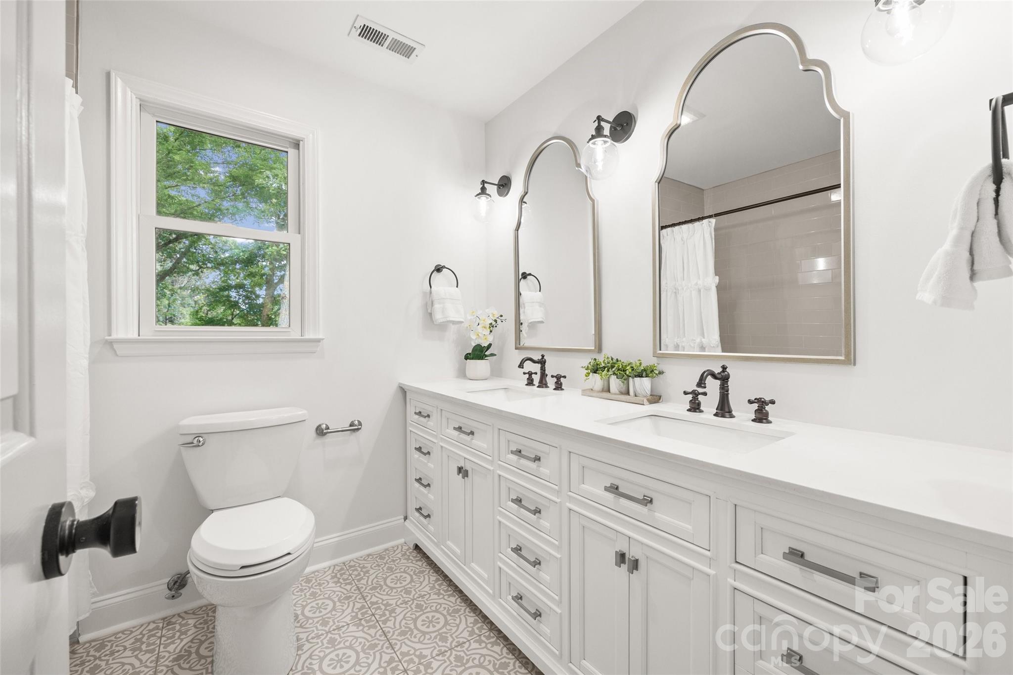 5617 Hillbrook Drive — Charlotte