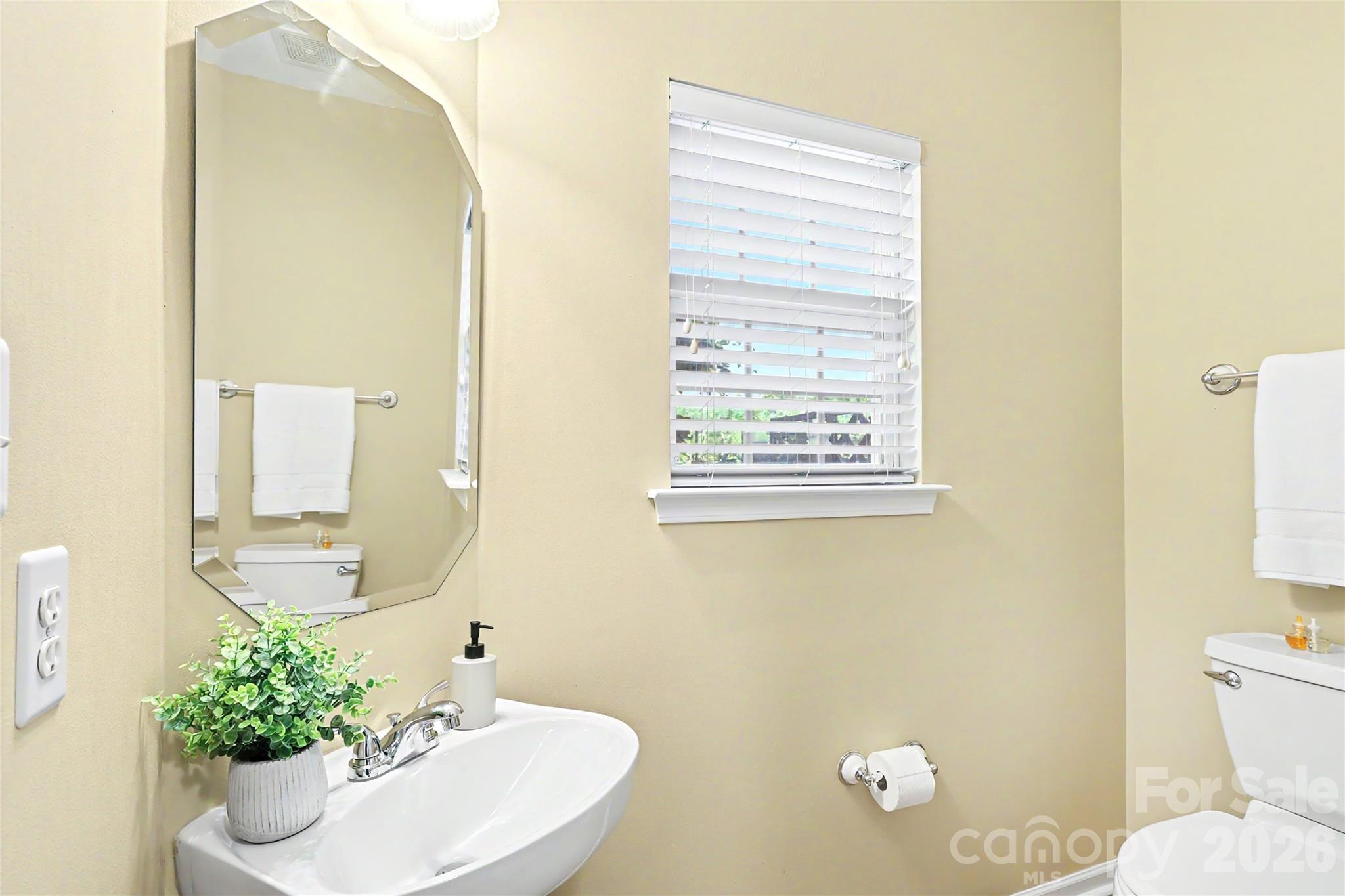 14802 Bergerac Court — Pineville