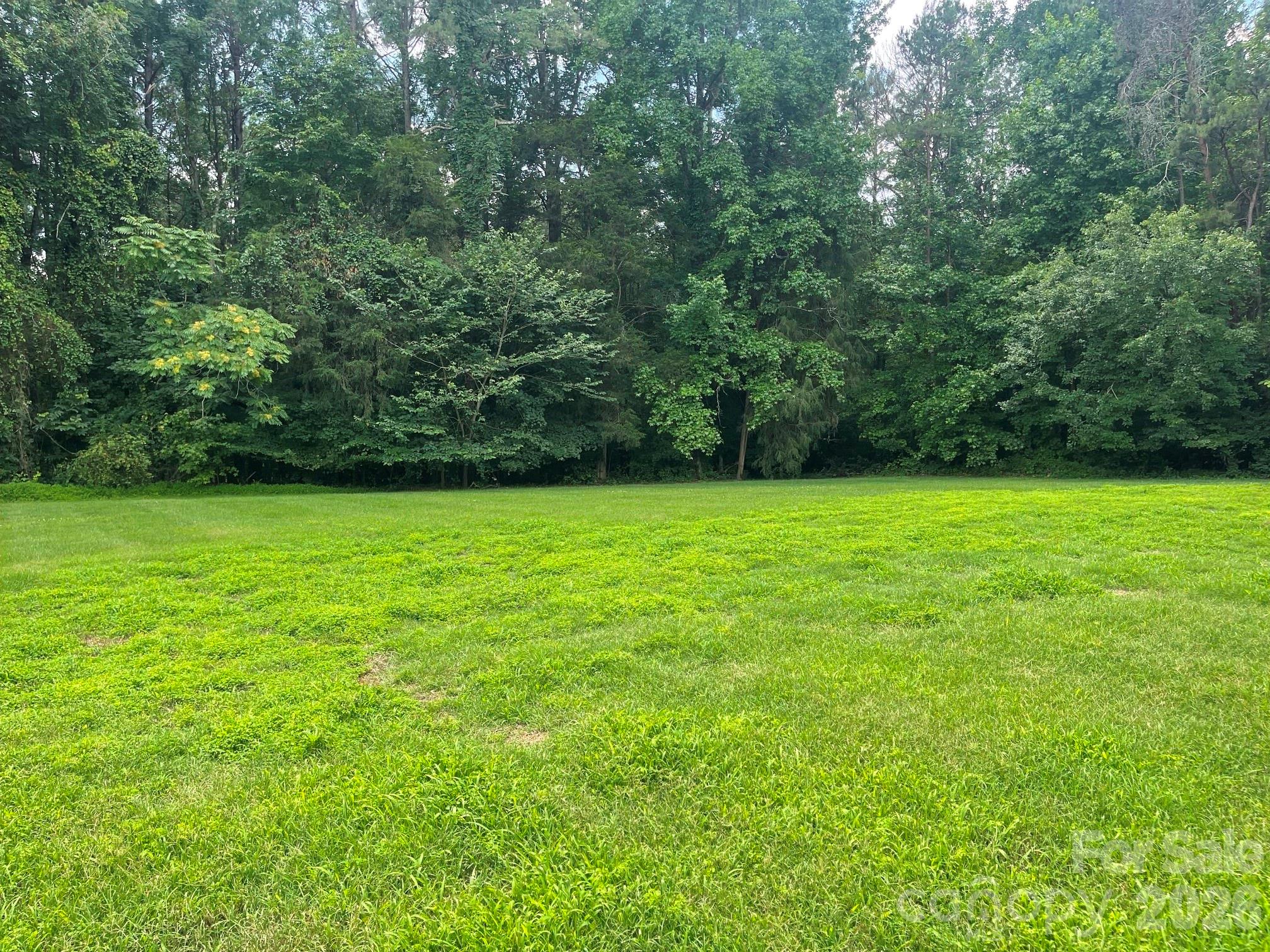 8806 Crestwood Drive — Mount Pleasant