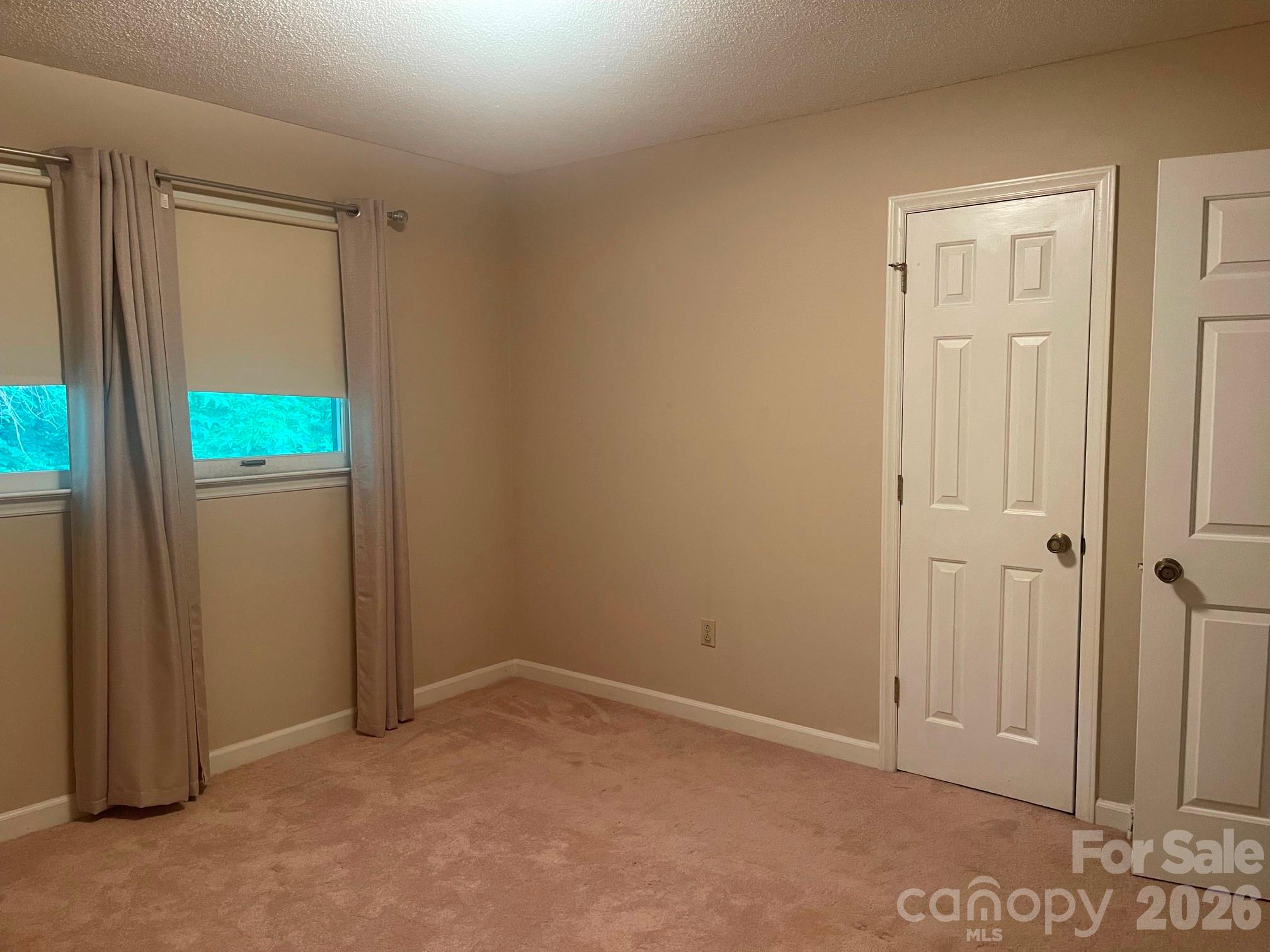 8806 Crestwood Drive — Mount Pleasant
