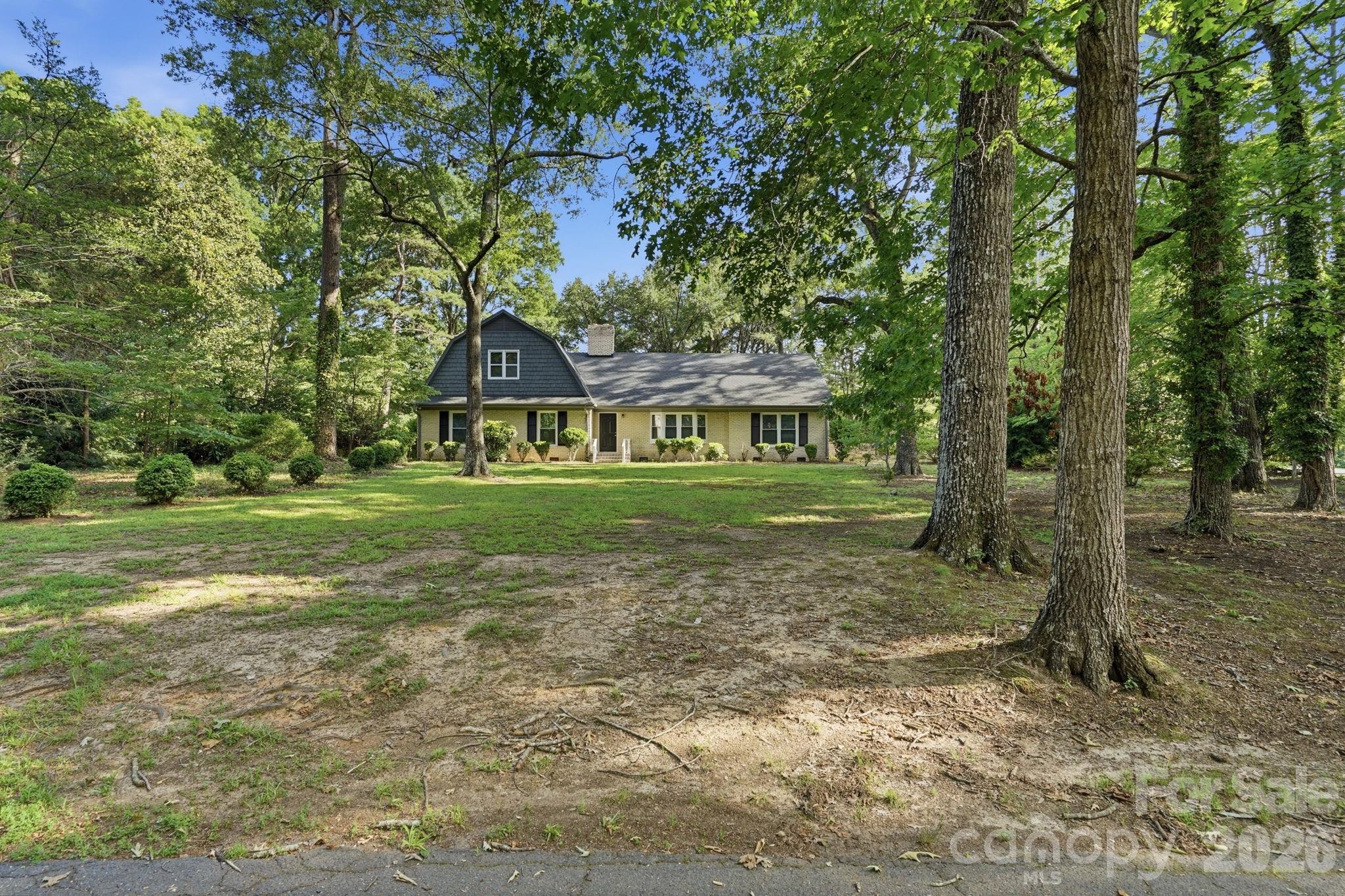 127 Forest Hills Drive — Monroe