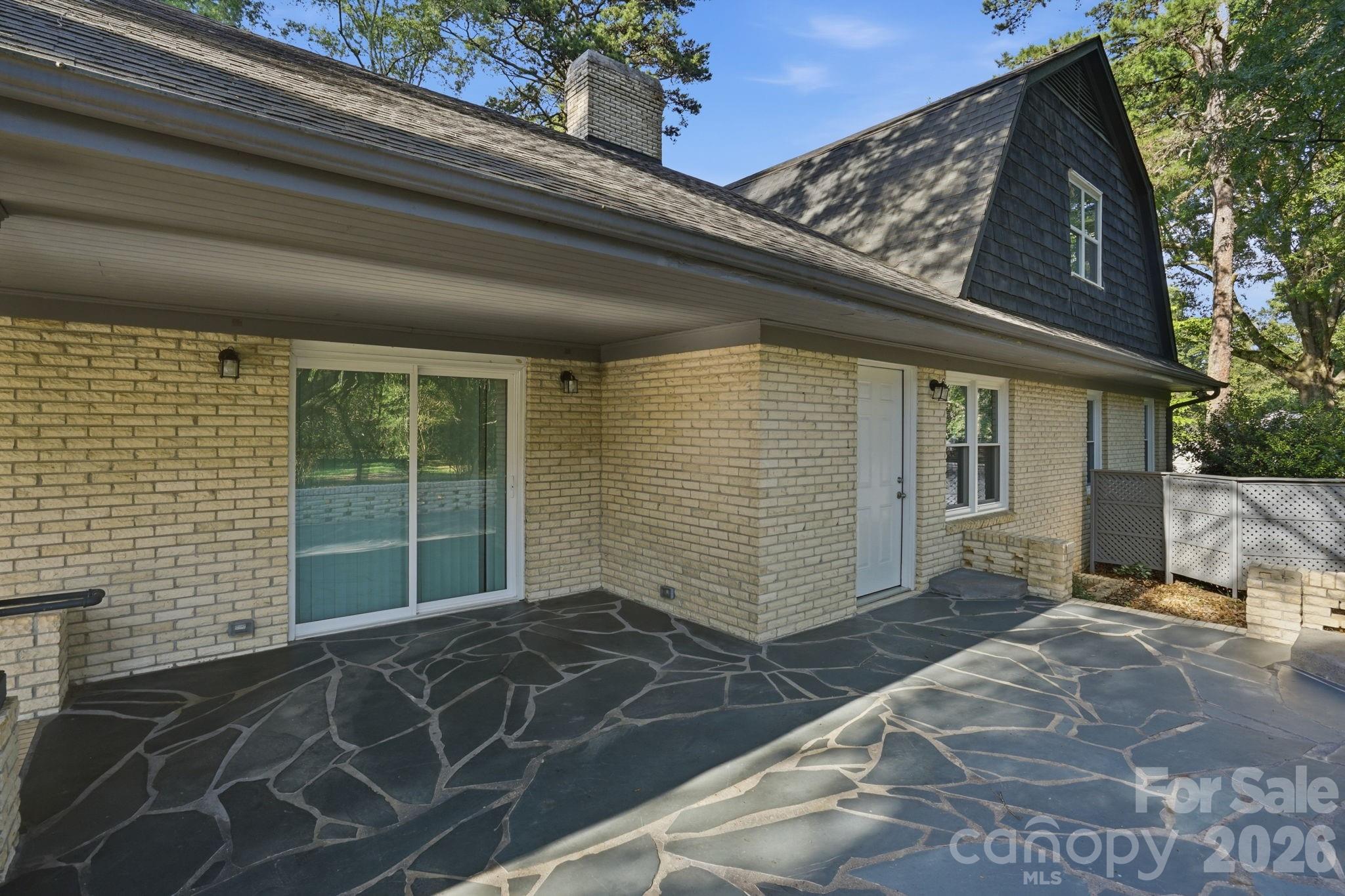 127 Forest Hills Drive — Monroe