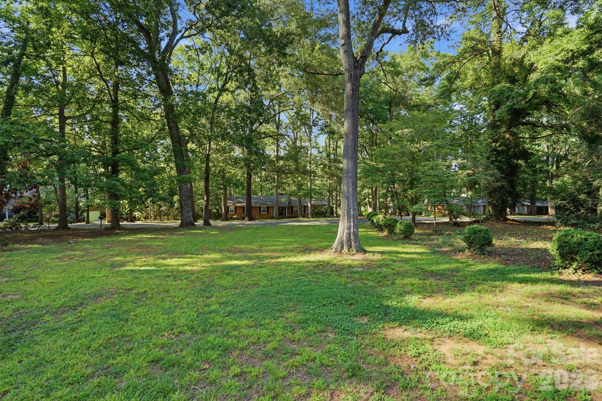 127 Forest Hills Drive — Monroe