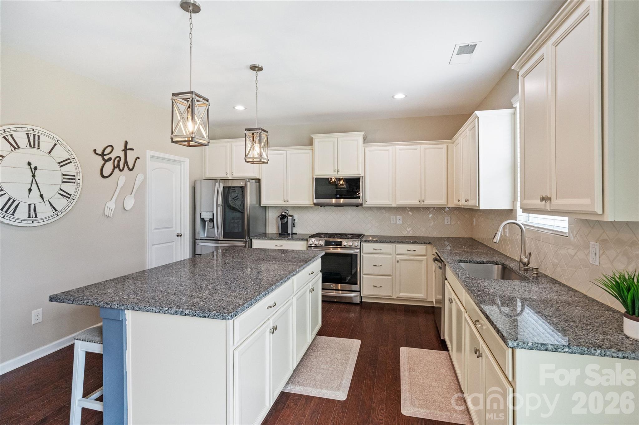 1401 Kings Grove Drive — York