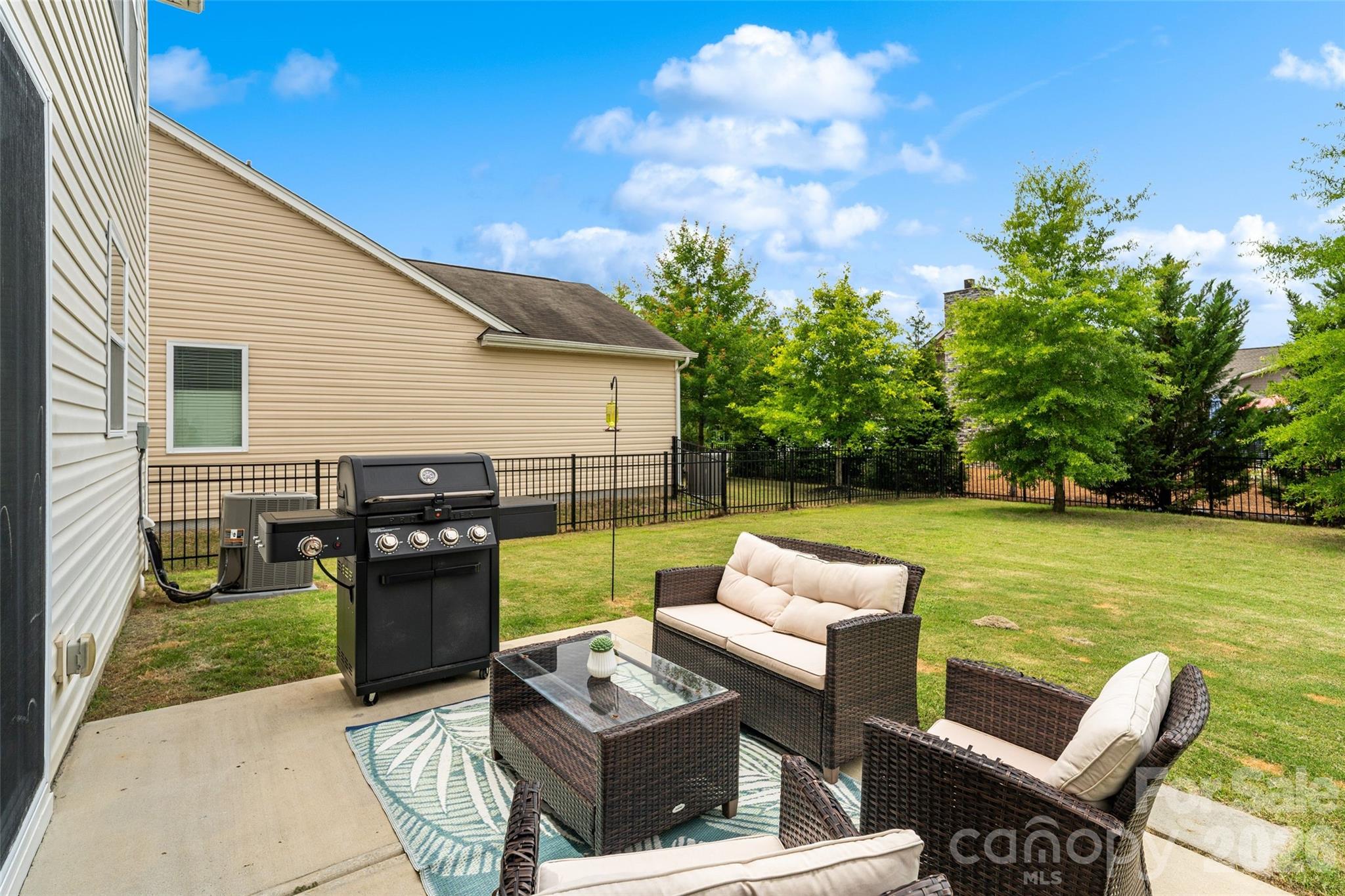 1401 Kings Grove Drive — York